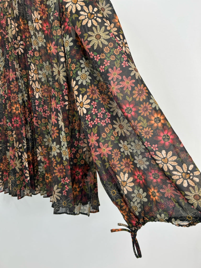 FARM RIO Size M Black Floral Women's Blouse