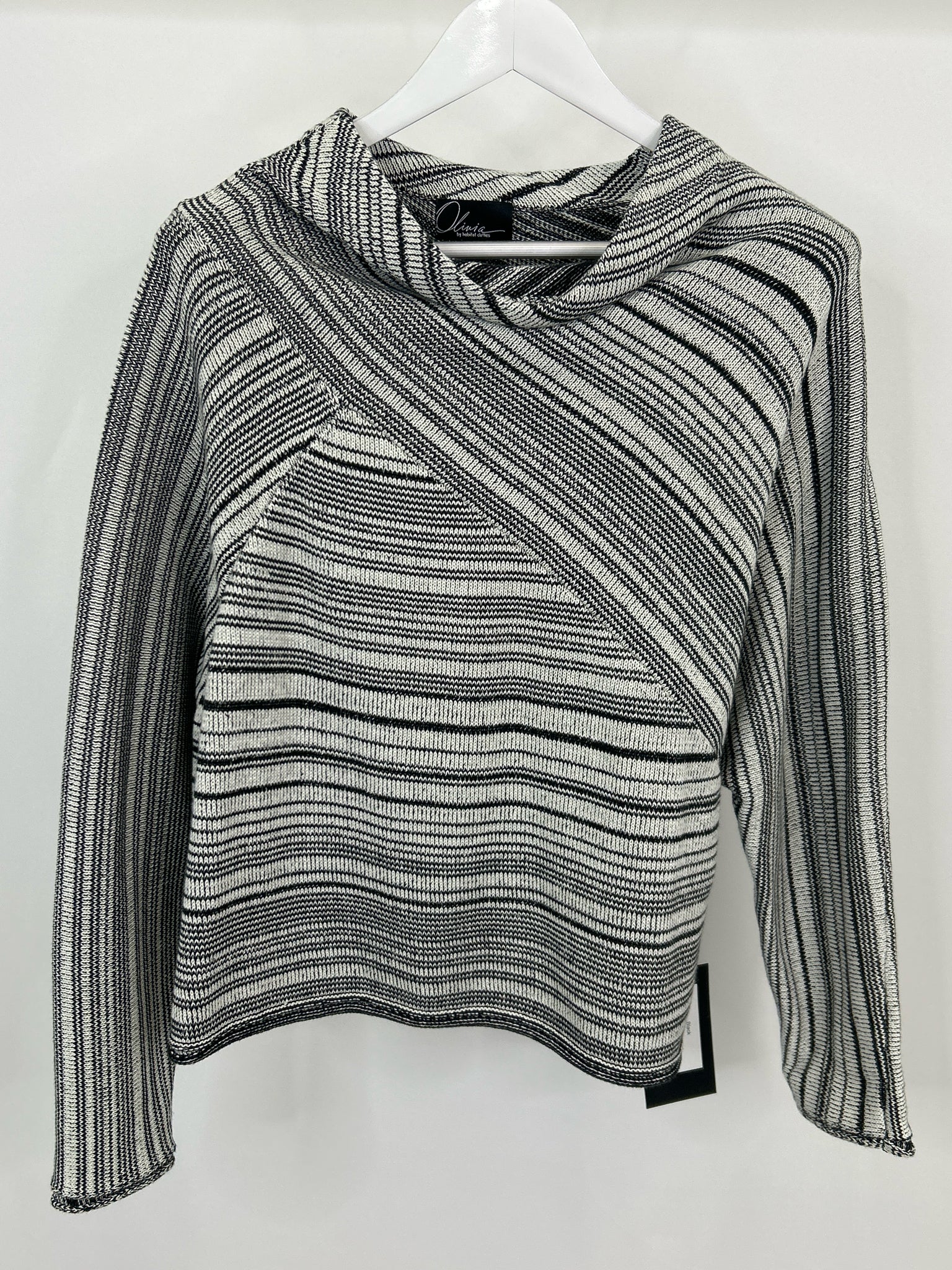 OLIVIA BY HABITAT CLOTHES Size S Black and Ivory Women Sweater NWT