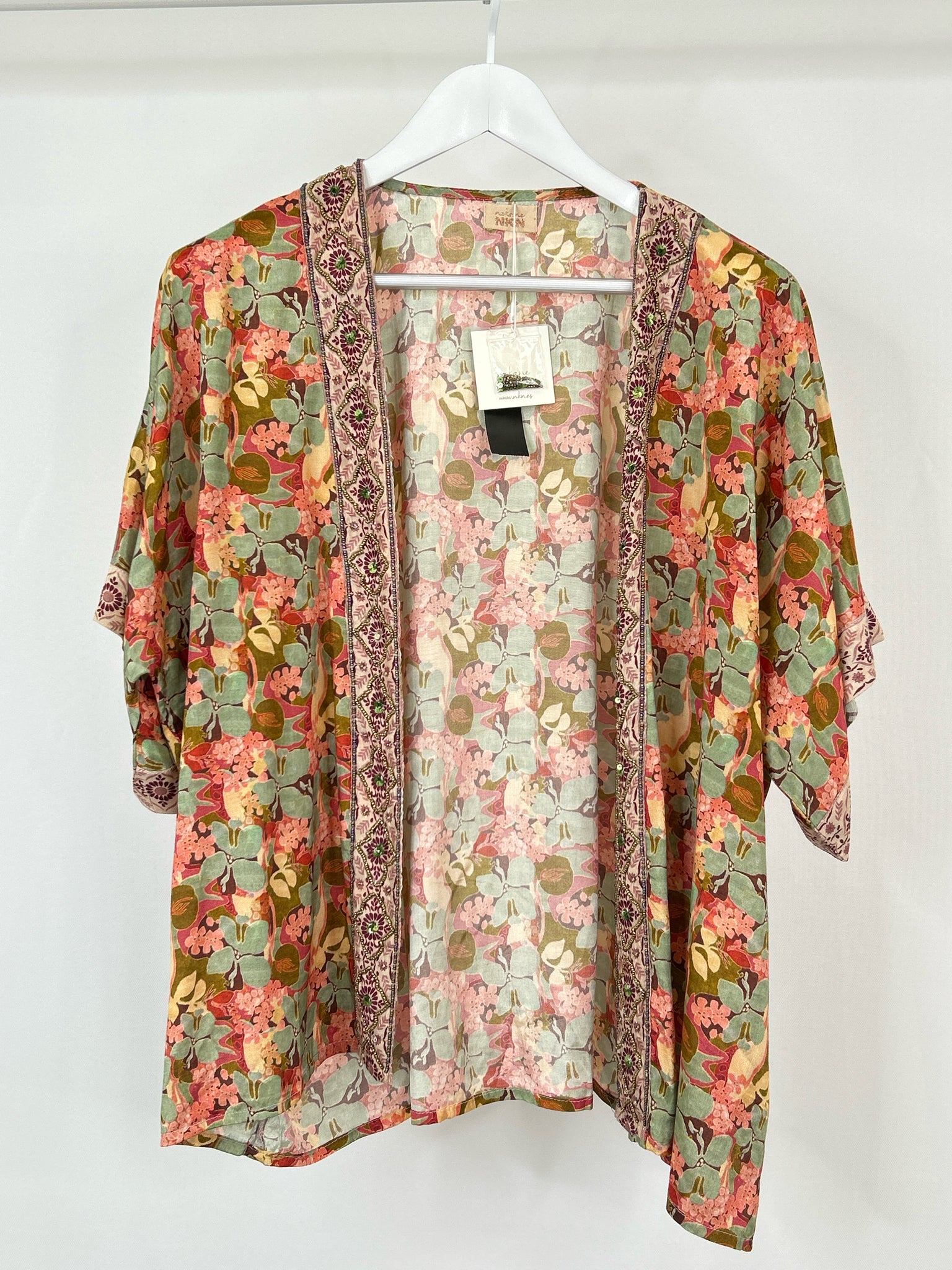 NEKANE NKN NWT Size M/L Green Floral Women Kimono