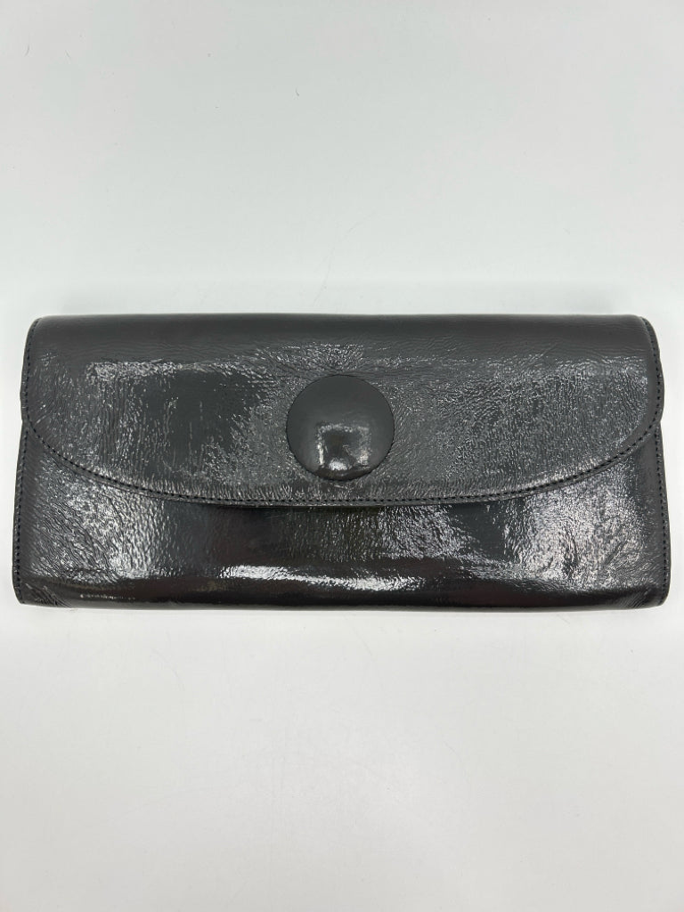 HOBO Women's Patent Leather Clutch