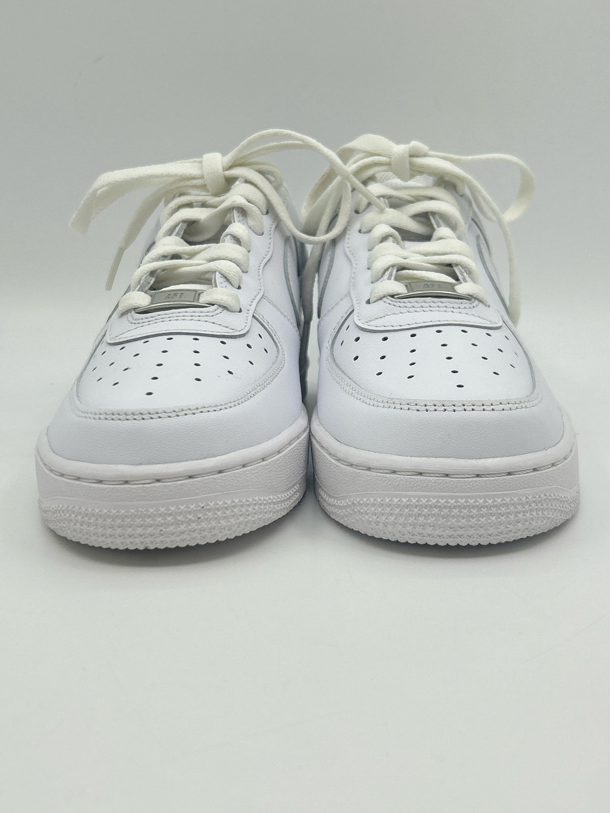 NIKE Size 8.5 White Women Sneakers
