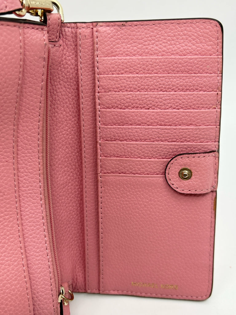 MICHAEL KORS Pink Crossbody Wallet Purse