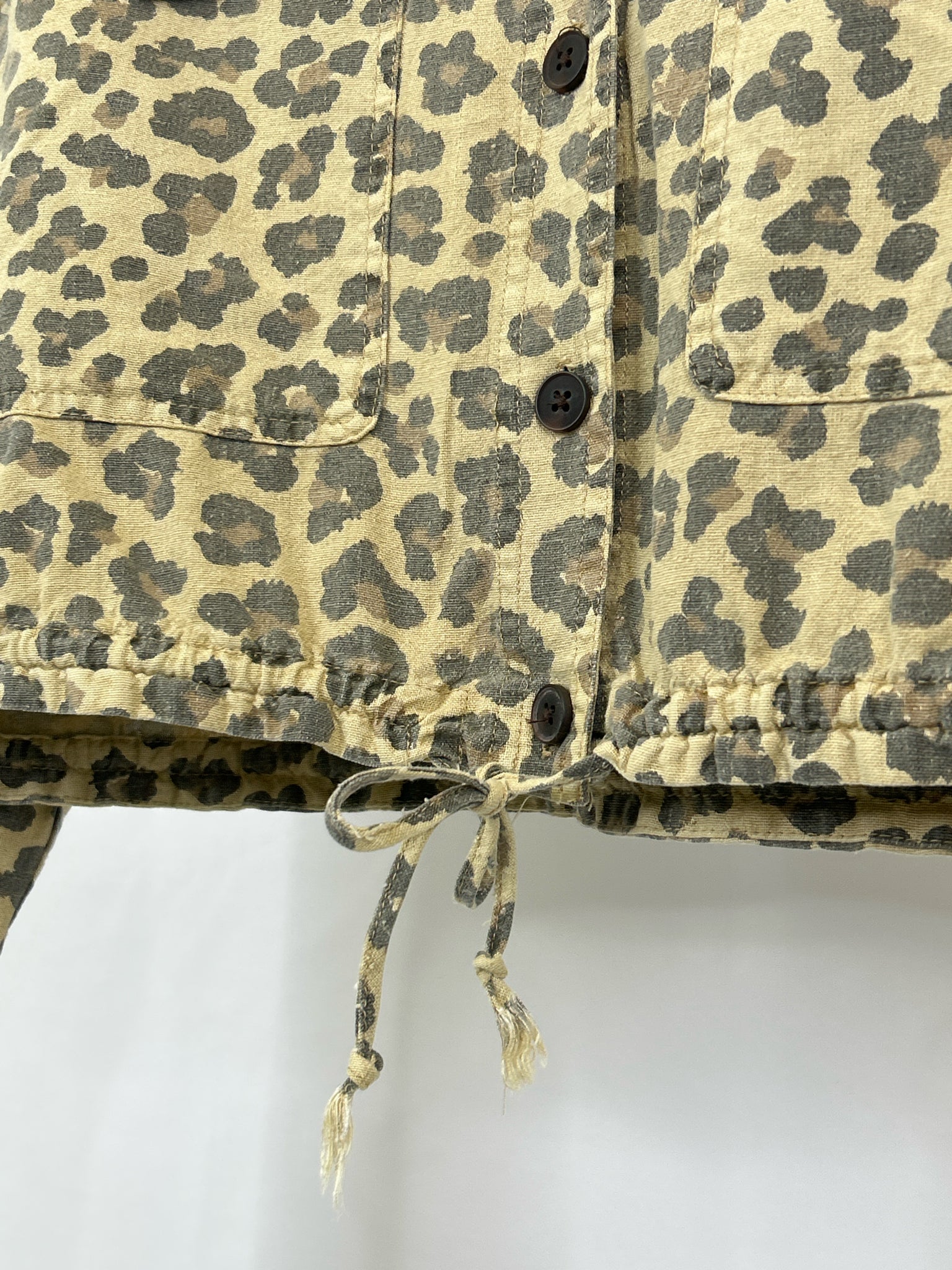 BLANKNYC NWT Size L Animal Print Women Shirt