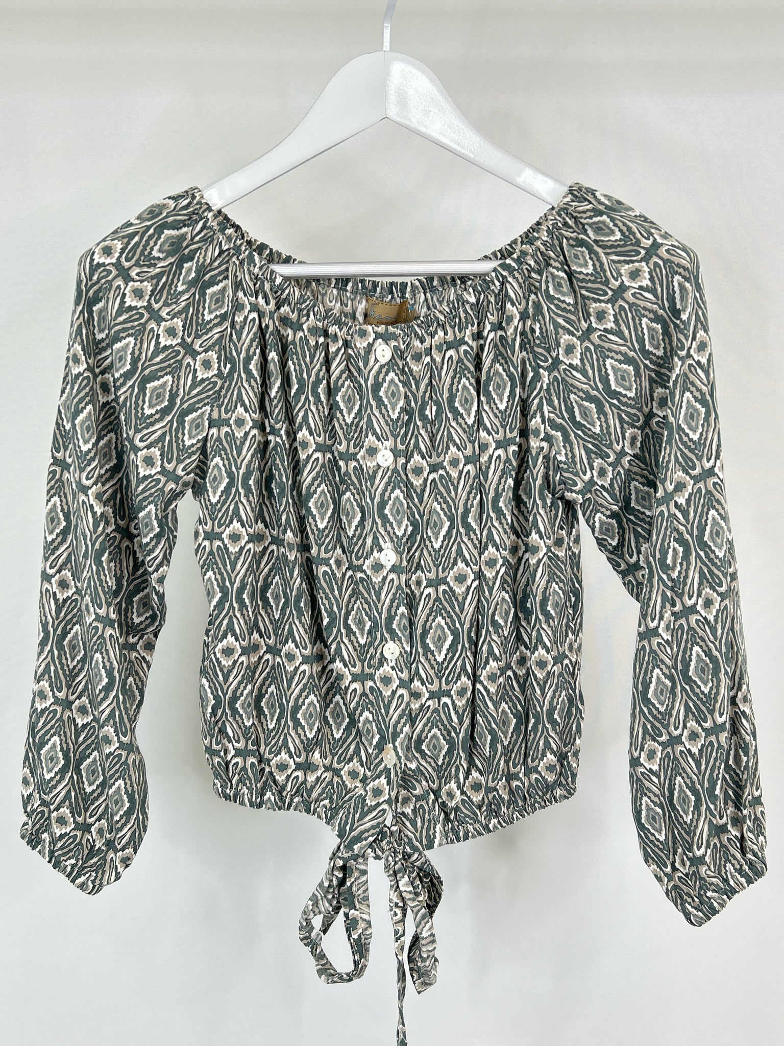 SKEMO Size S Grey Print Women Blouse NWT