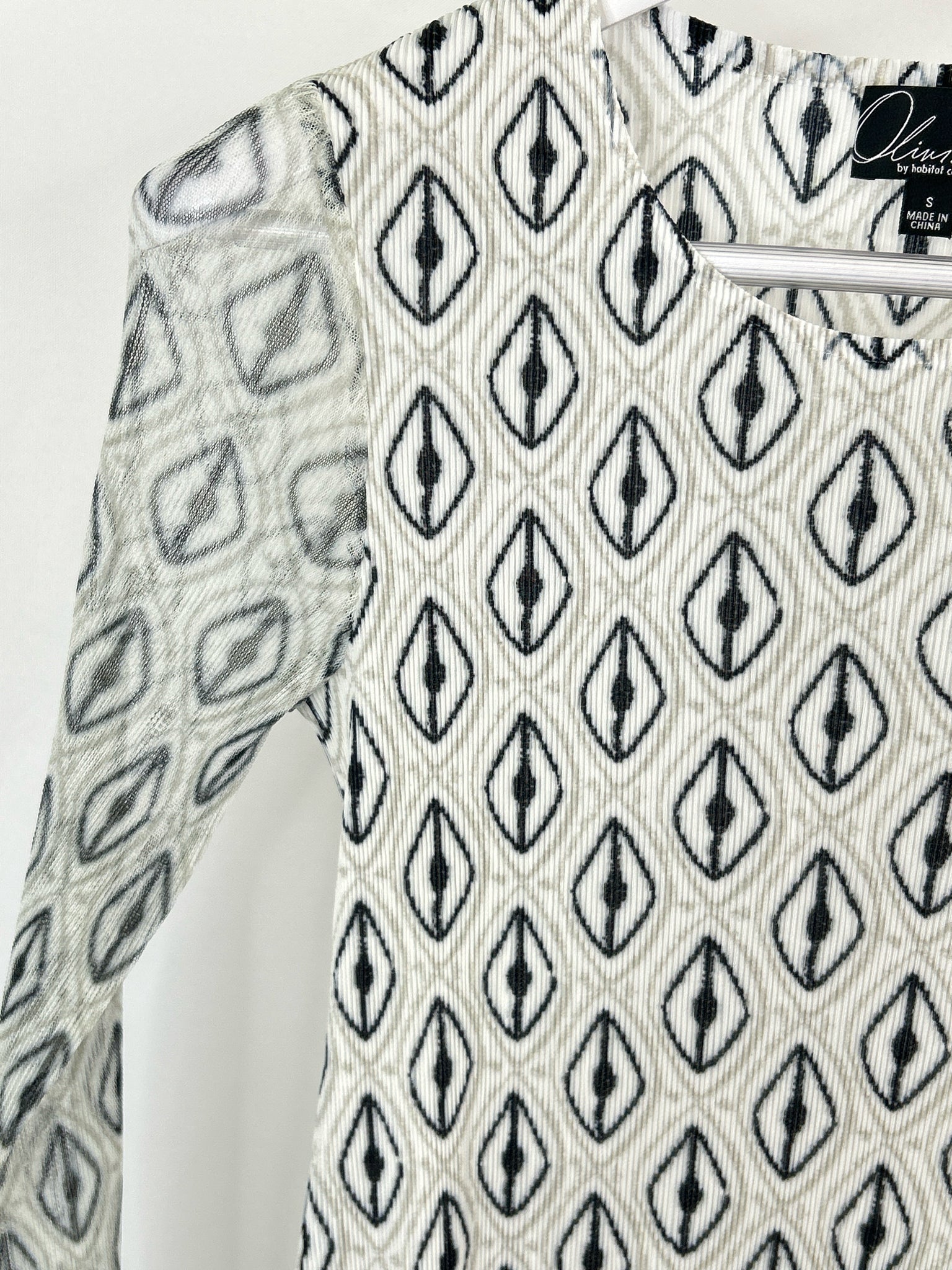 OLIVIA BY HABITAT CLOTHES Top NWT SZ S White black Women