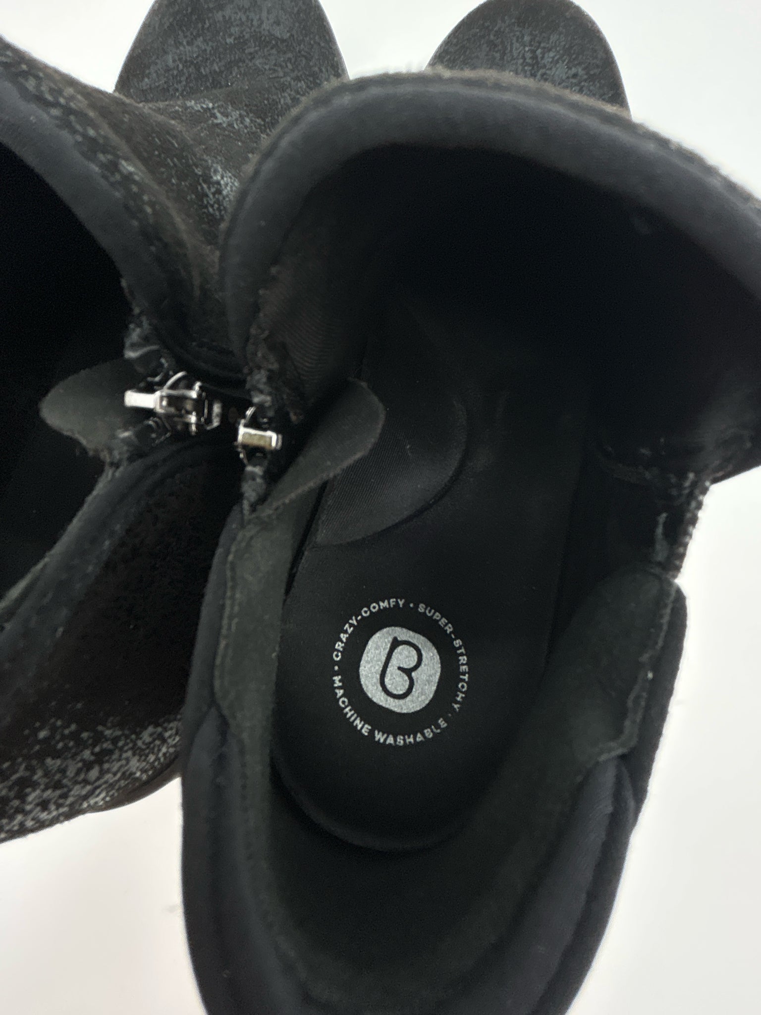 BZEES Size 9M Black Women Booties