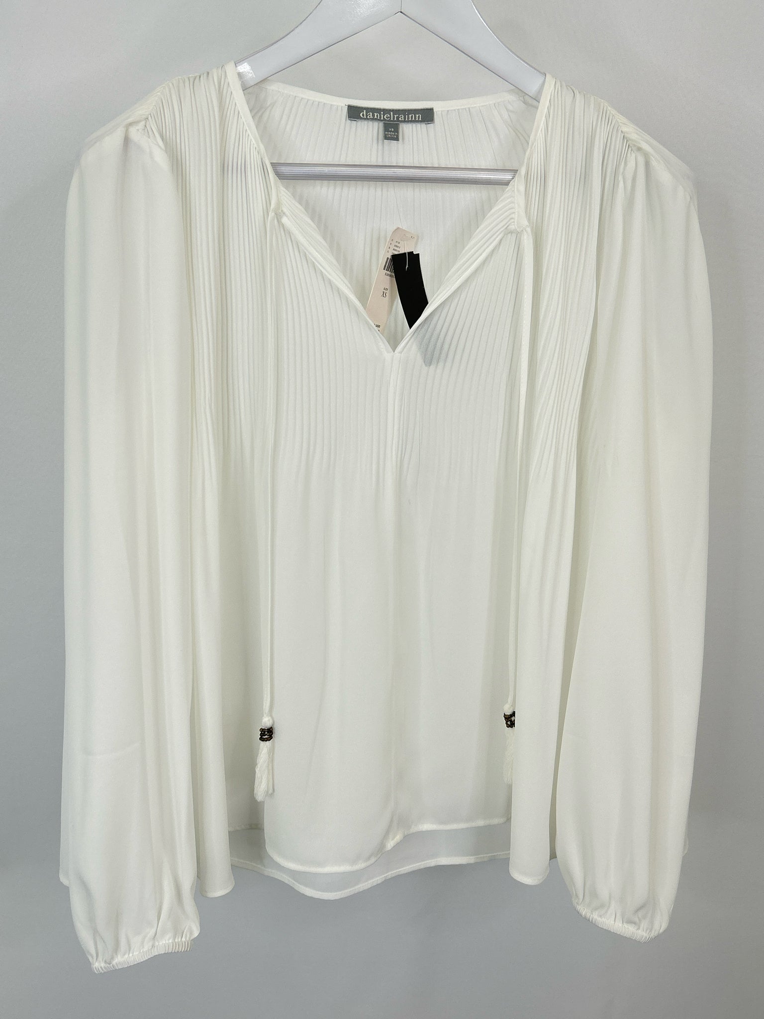 DANIELRAINN Size XS White Women Top