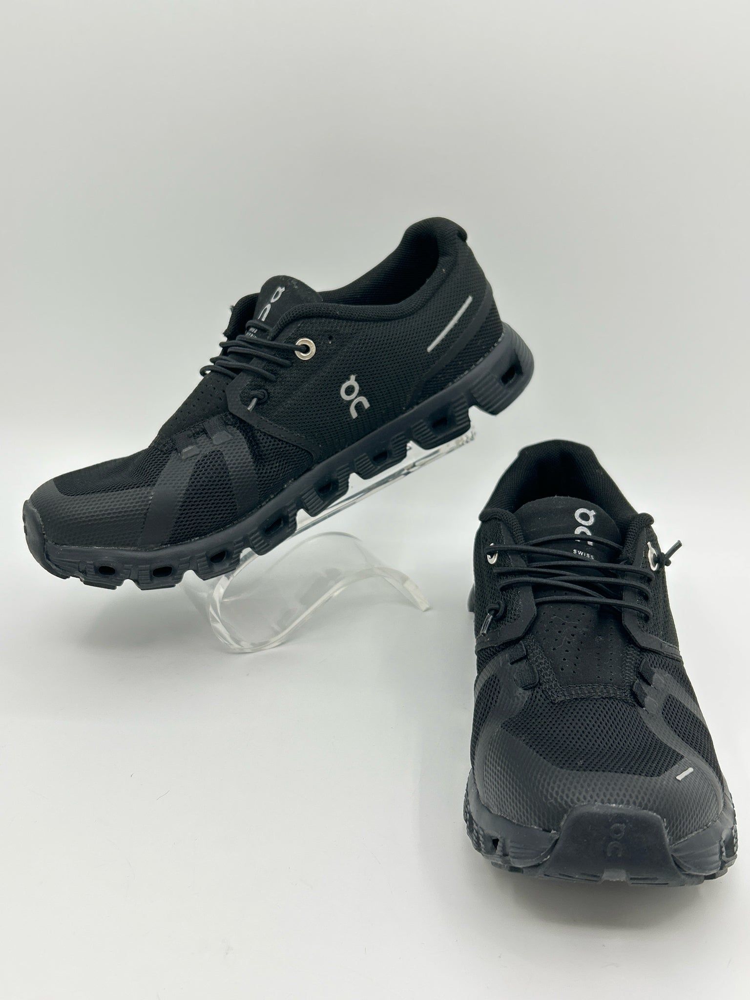ON CLOUD Size 7W Black Women Sneakers