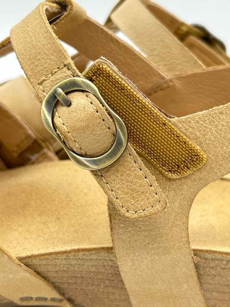 DANSKO EU Size 40 Tan Tinley Women's Sandal NIB