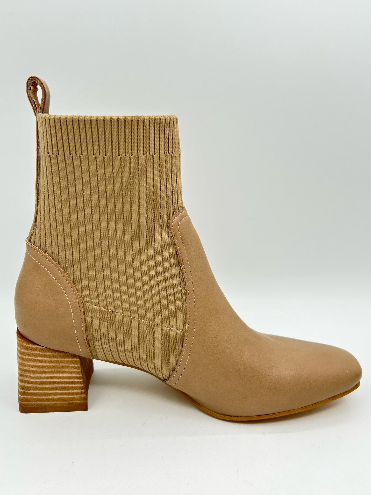 OASIS SOCIETY Size 8.5 Taupe Women Booties NWOB