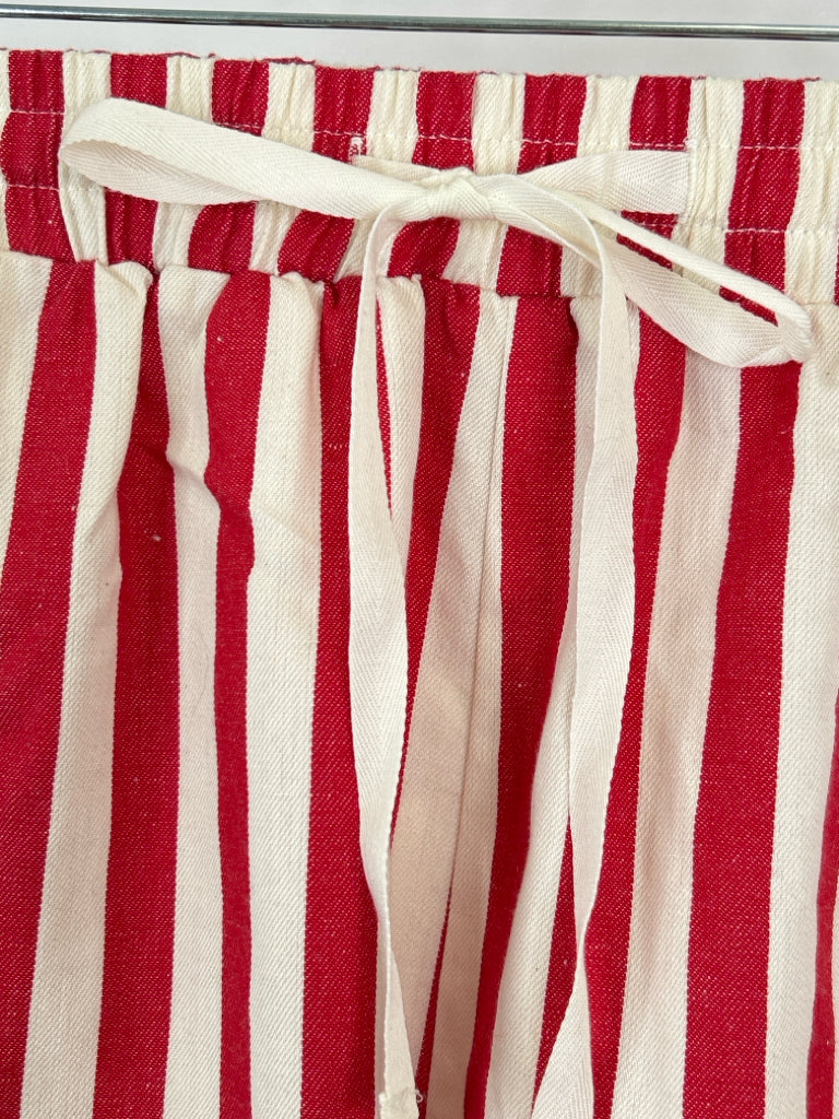 Anniewear Size M WHITE AND RED Women's Shorts