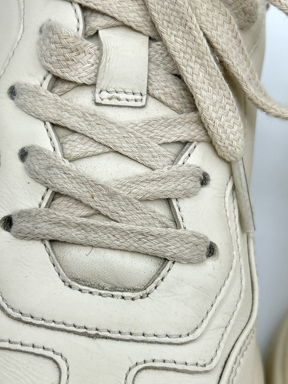 GUCCI Size 37/7 Ivory Women Sneakers