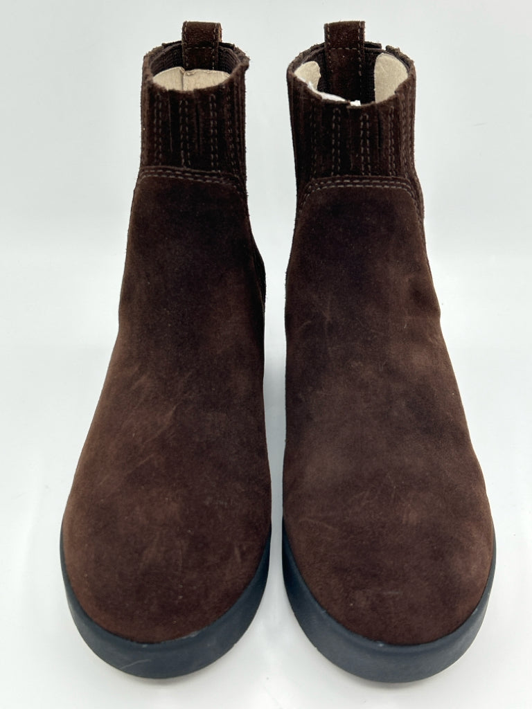 ABEO NIB Size 5 DARK BROWN Women Booties
