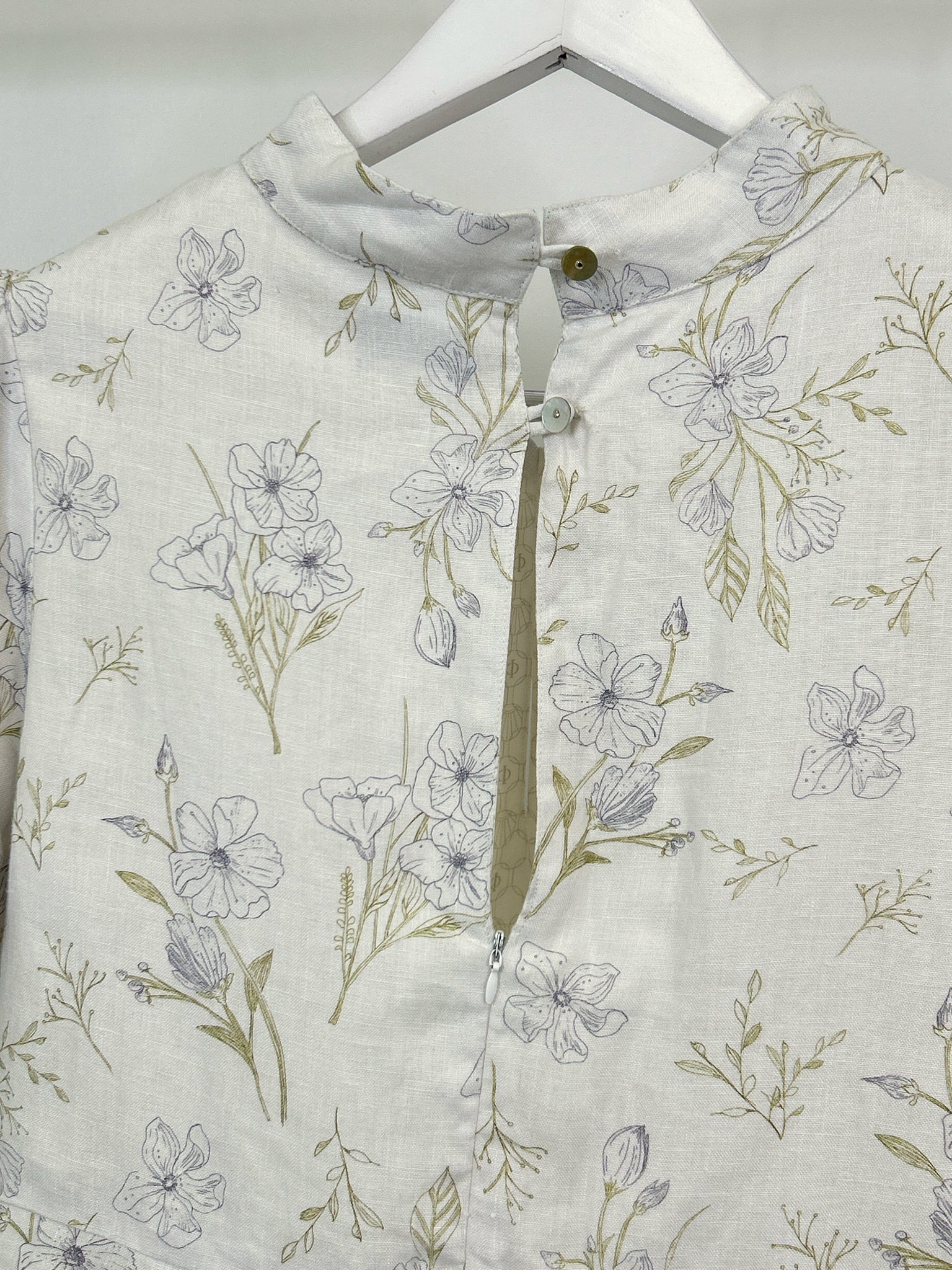 Ivy Coast Size S White Floral Women Dress NWT