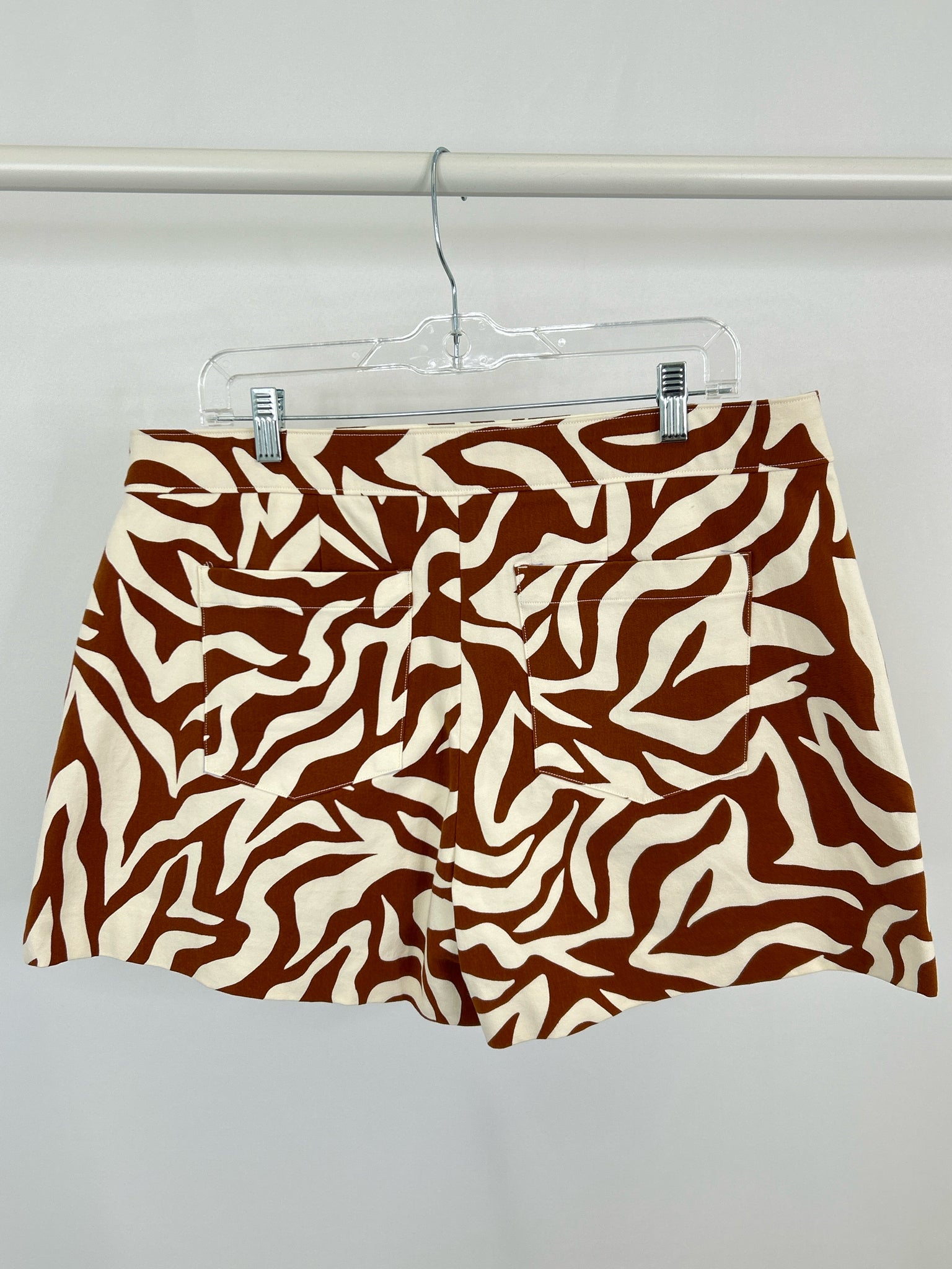 SPANX Size XL Brown Print Women Shorts NWT