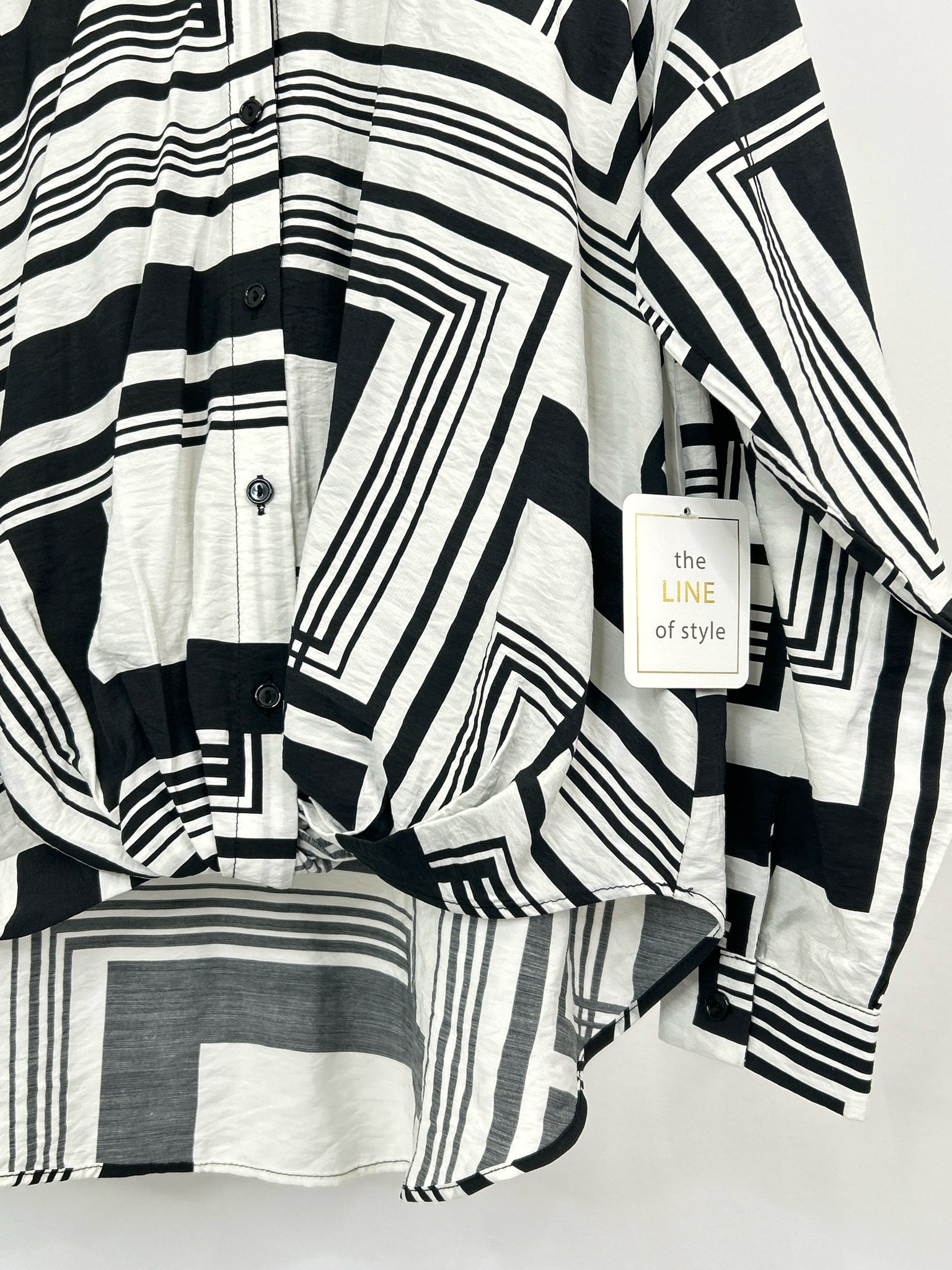 the LINE of style Size L Black & White Women Shirt NWT