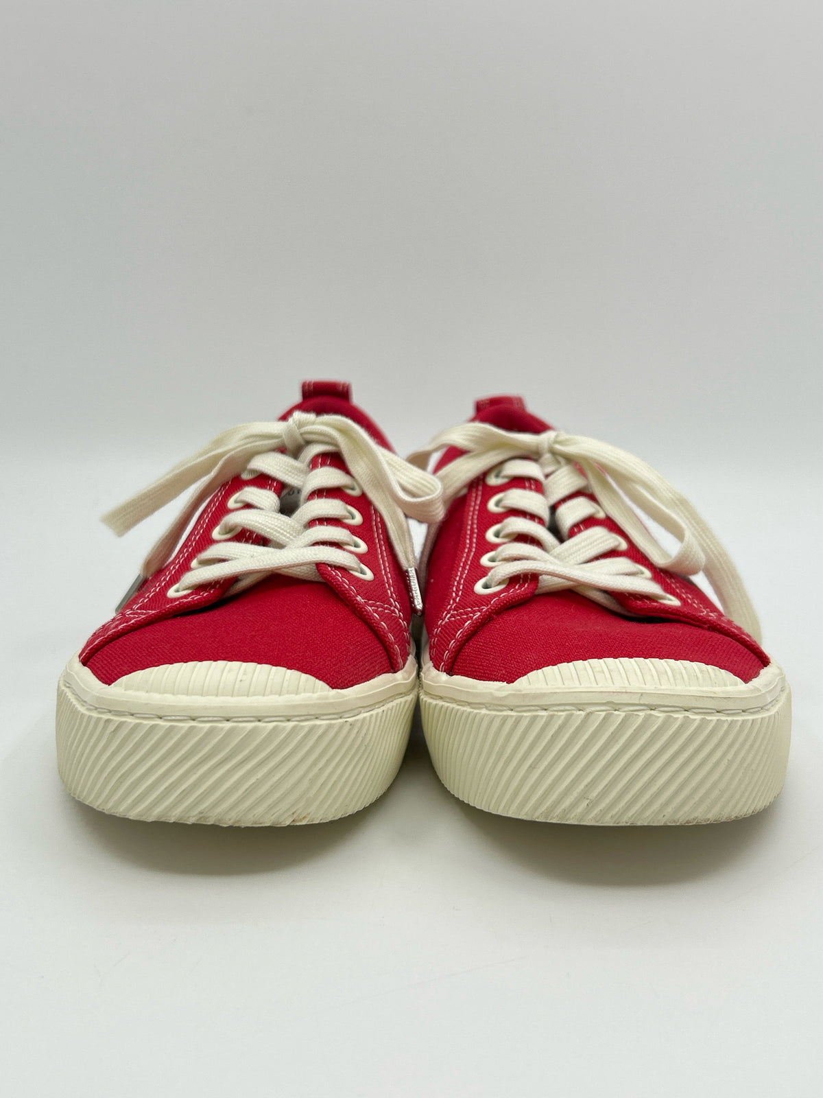 CARIUMA Size 9 red and white Women Sneakers