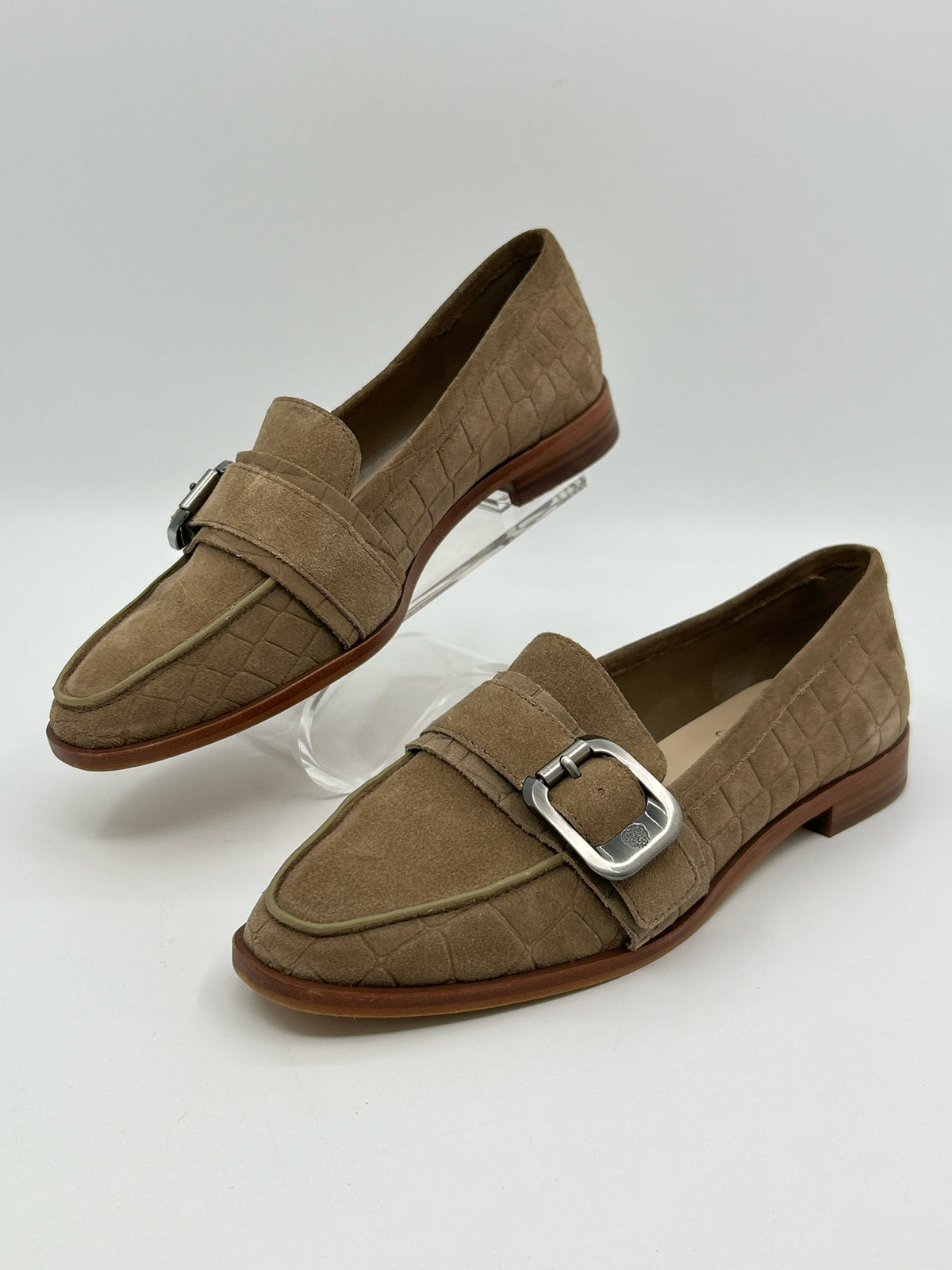 VINCE CAMUTO Size 7.5 Taupe Women Loafer
