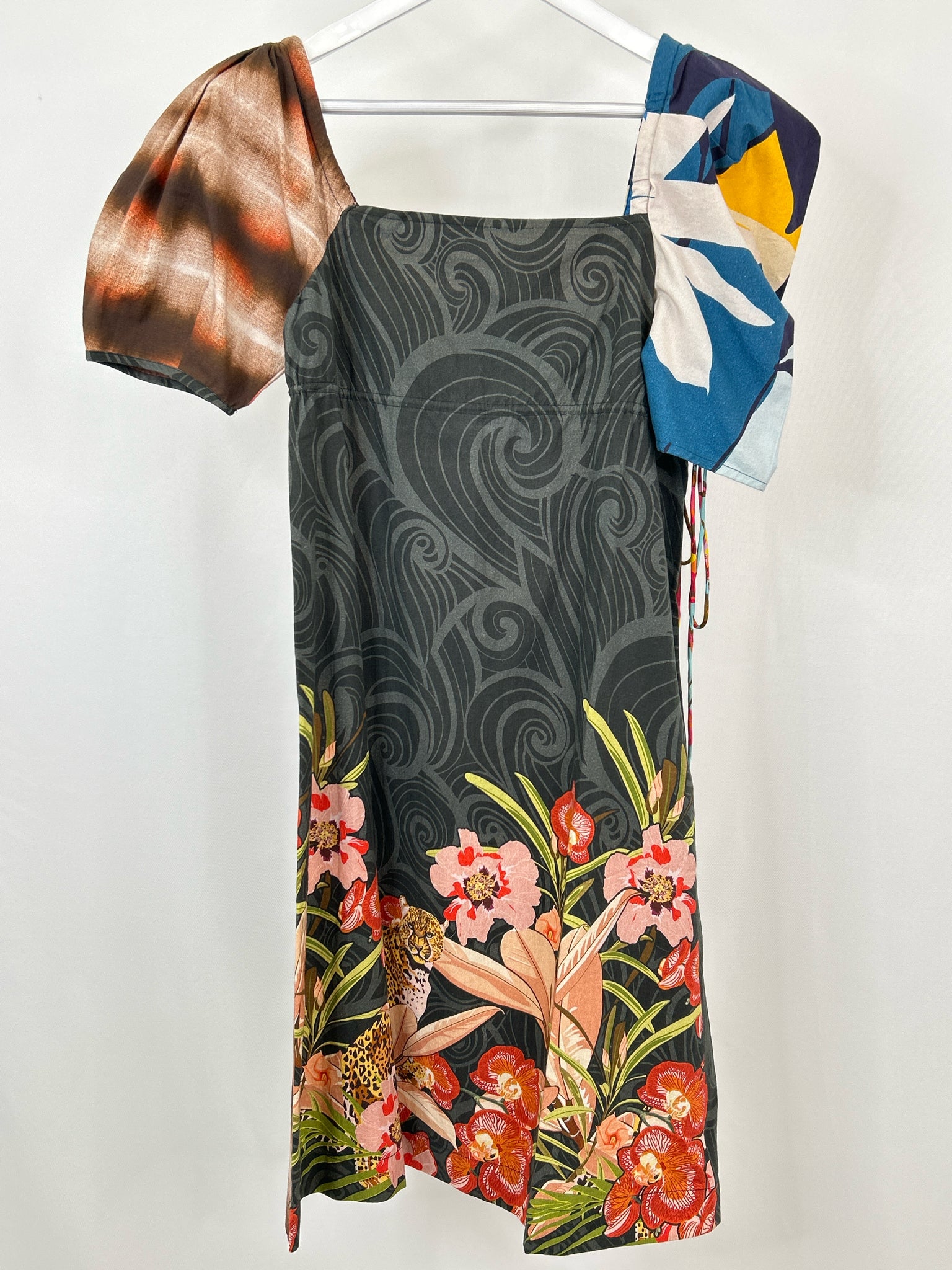 BLANK LONDON Size XS GRAY FLORAL Women Dress