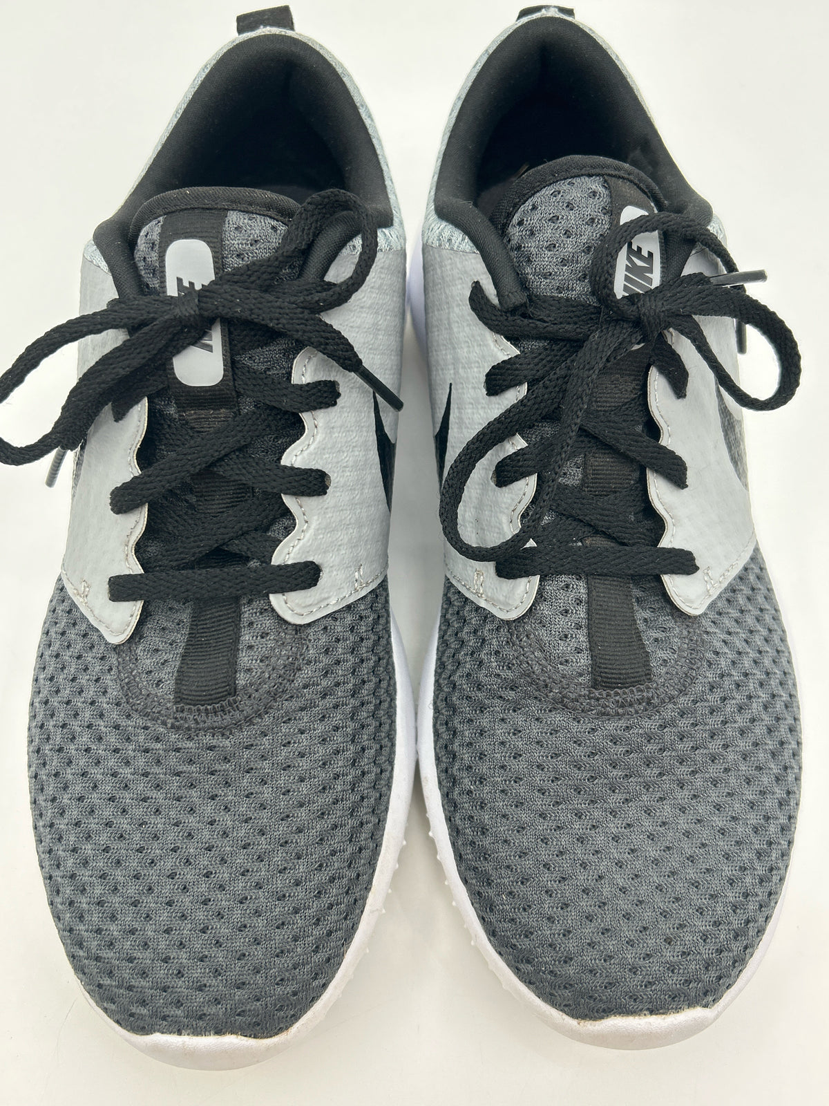 NIKE Size 8.5 Grey Women Sneakers