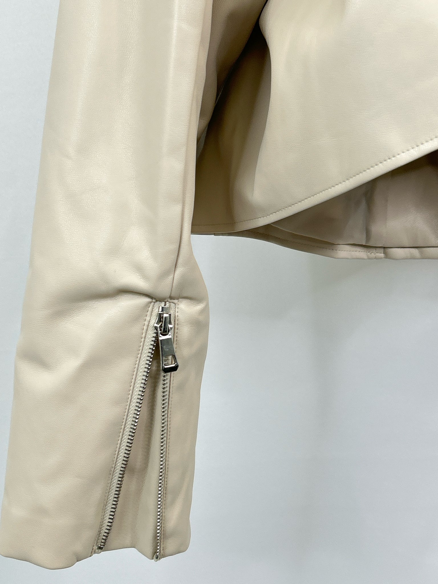 ELOQUII Size 26/28 Putty Women Faux Leather Jacket NWT