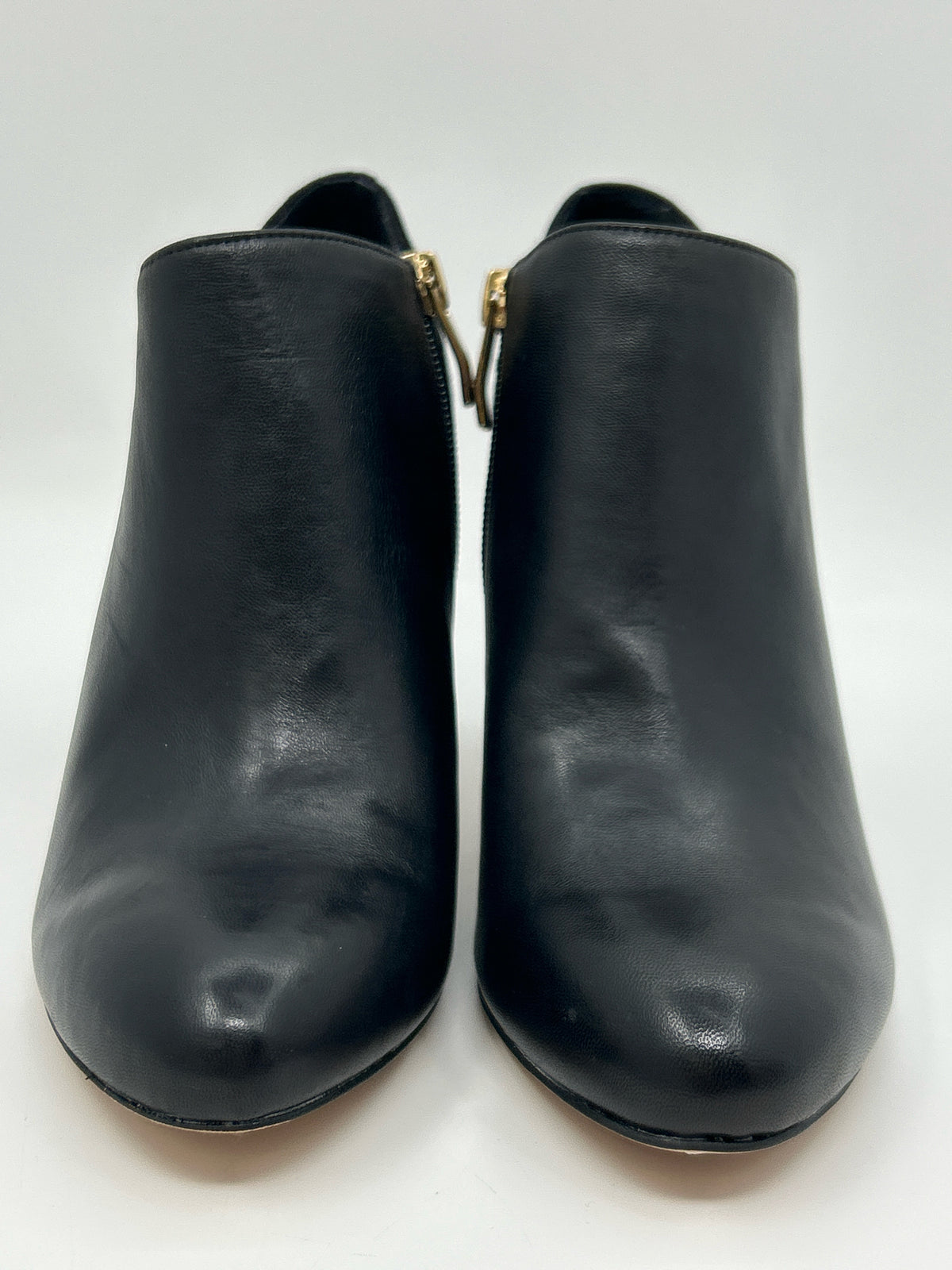 VINCE CAMUTO NIB Size 7M Black Women Booties