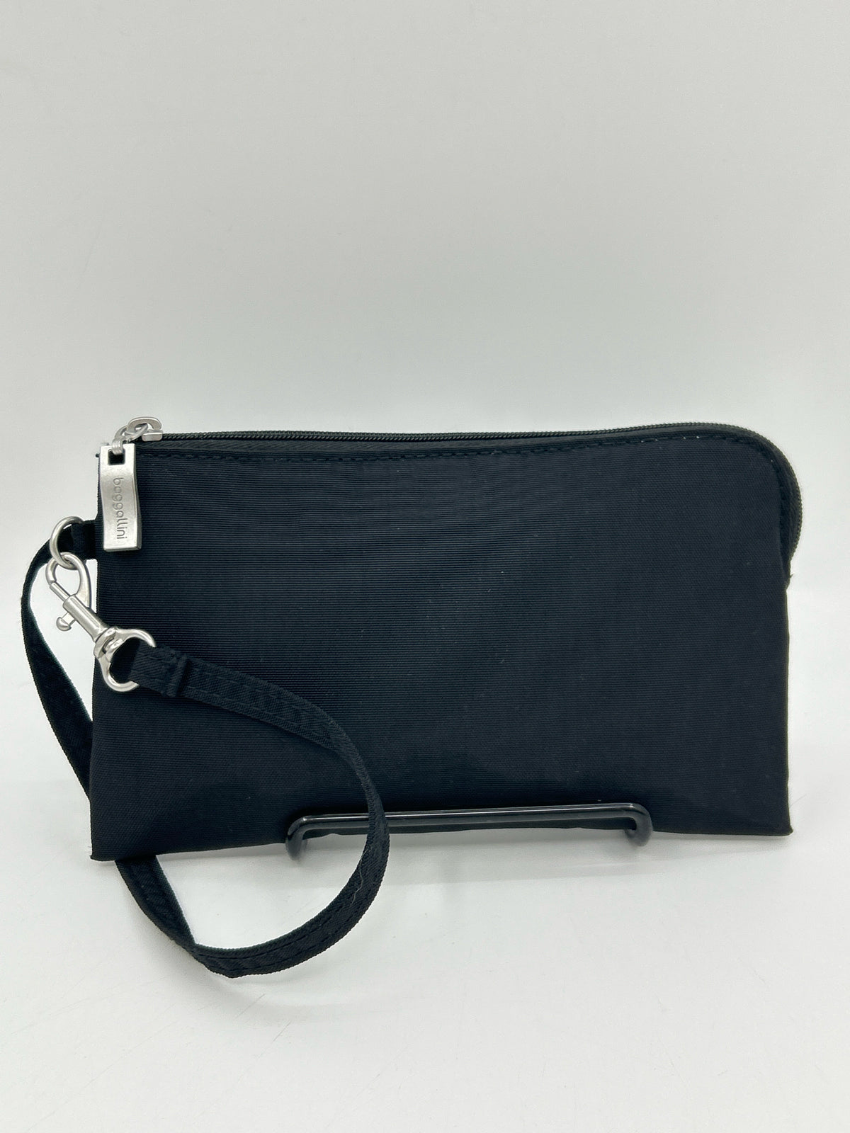 BAGGALLINI Black Women Wristlet
