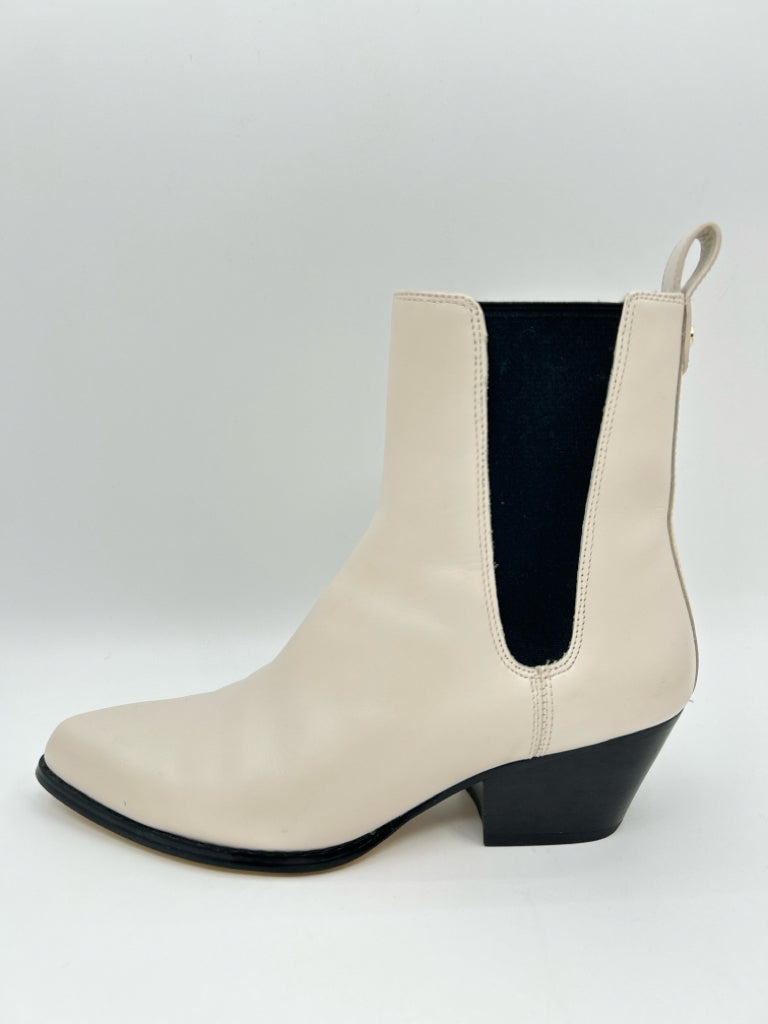 MICHAEL MICHAEL KORS Size 7.5M IVORY AND BLACK Women's Boots