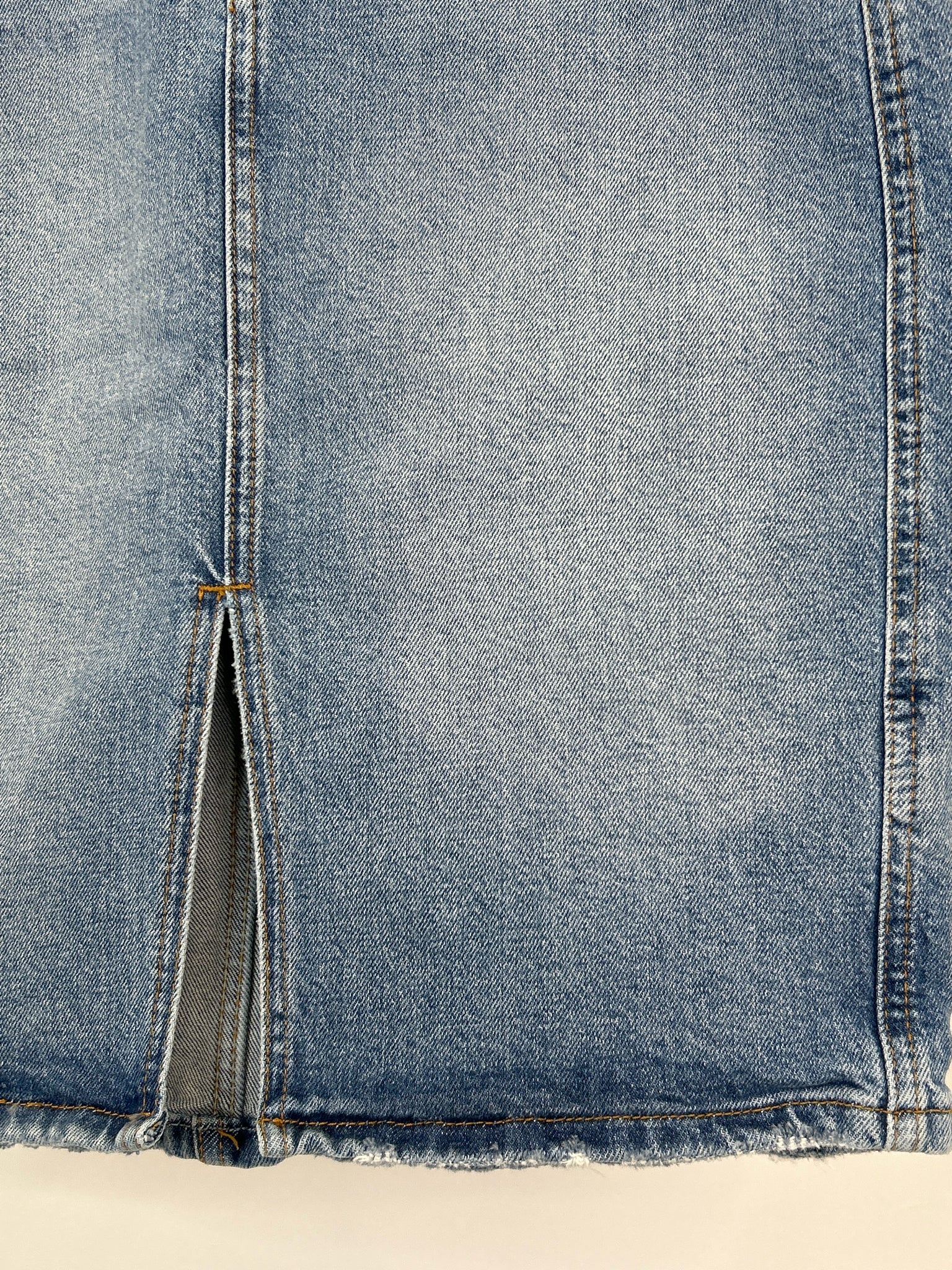 PILCRO AND THE LETTERPRESS Size 6 BLUE DENIM Women Skirt