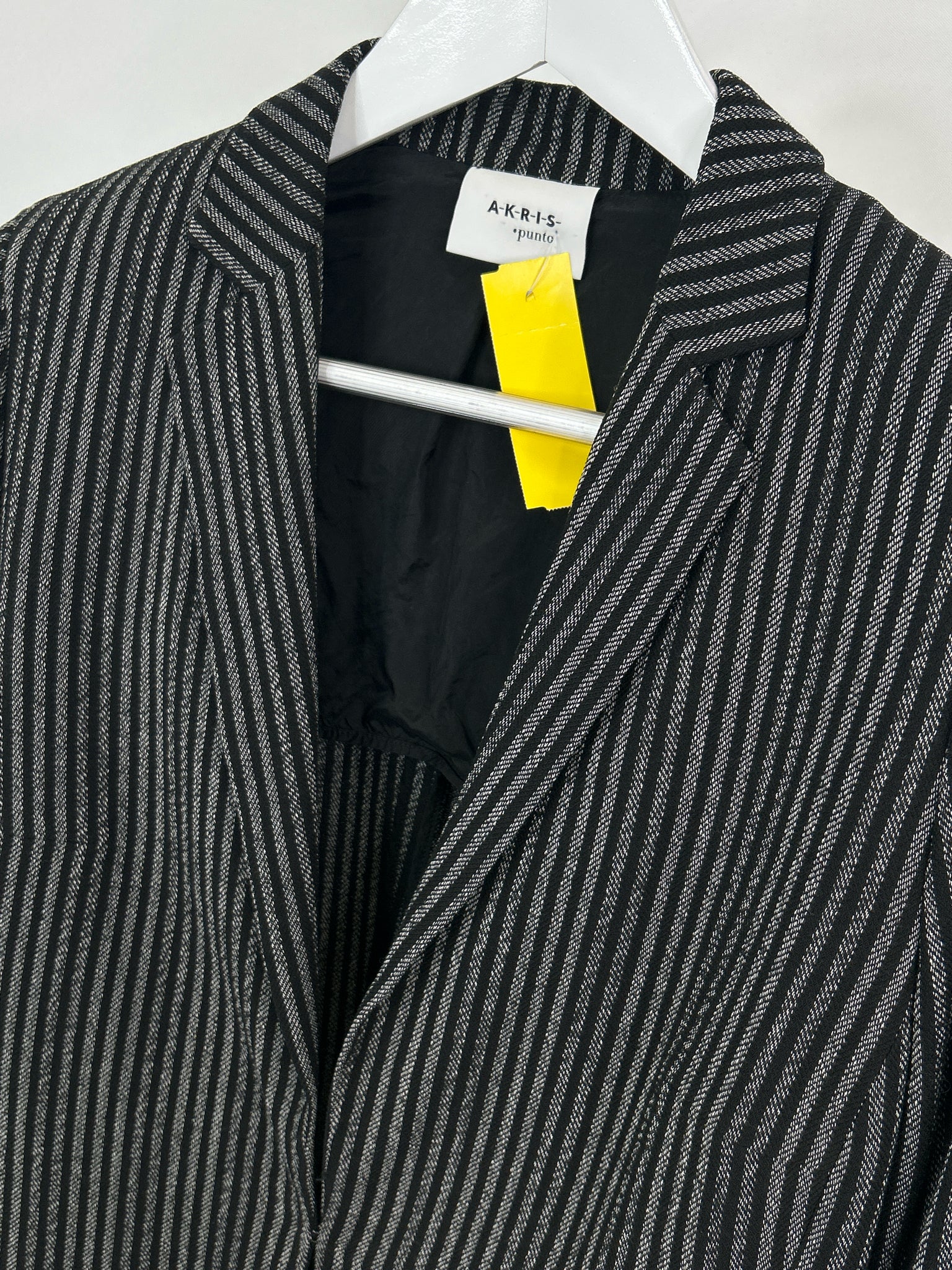 AKRIS PUNTO Size M Black Striped Women Jacket