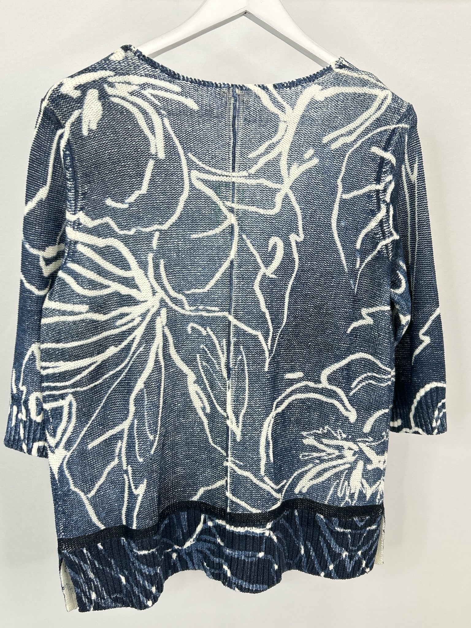 CHICO'S Size 16 blue and white Women Sweater