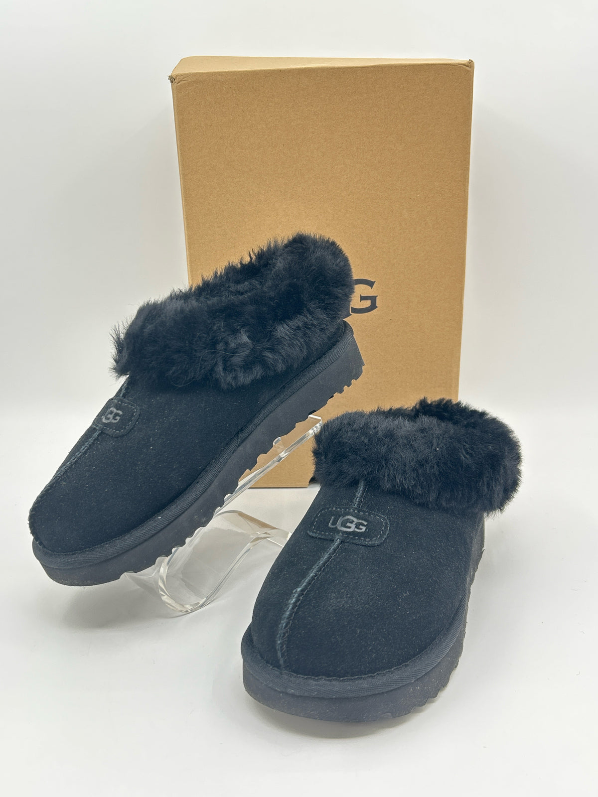 UGG Size 7 Black Women Flats NIB