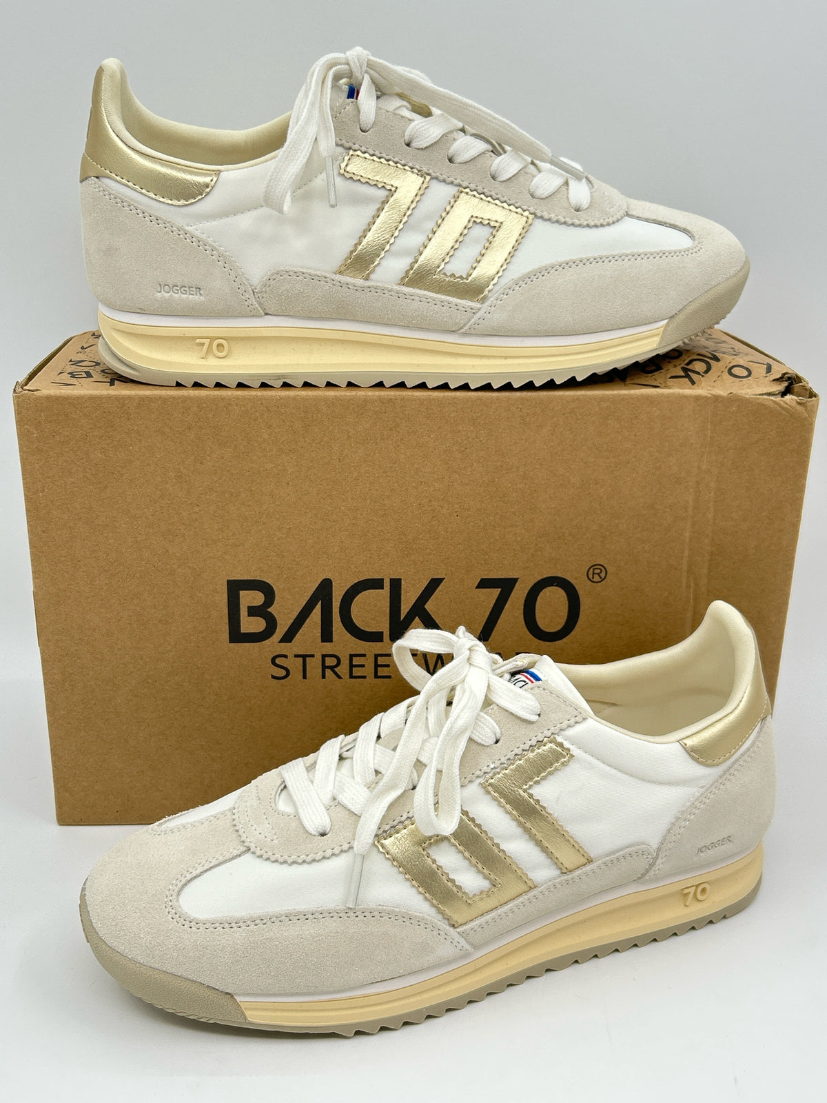 Back 70 Streetwear Size 39 White and Gold Women Sneakers NIB