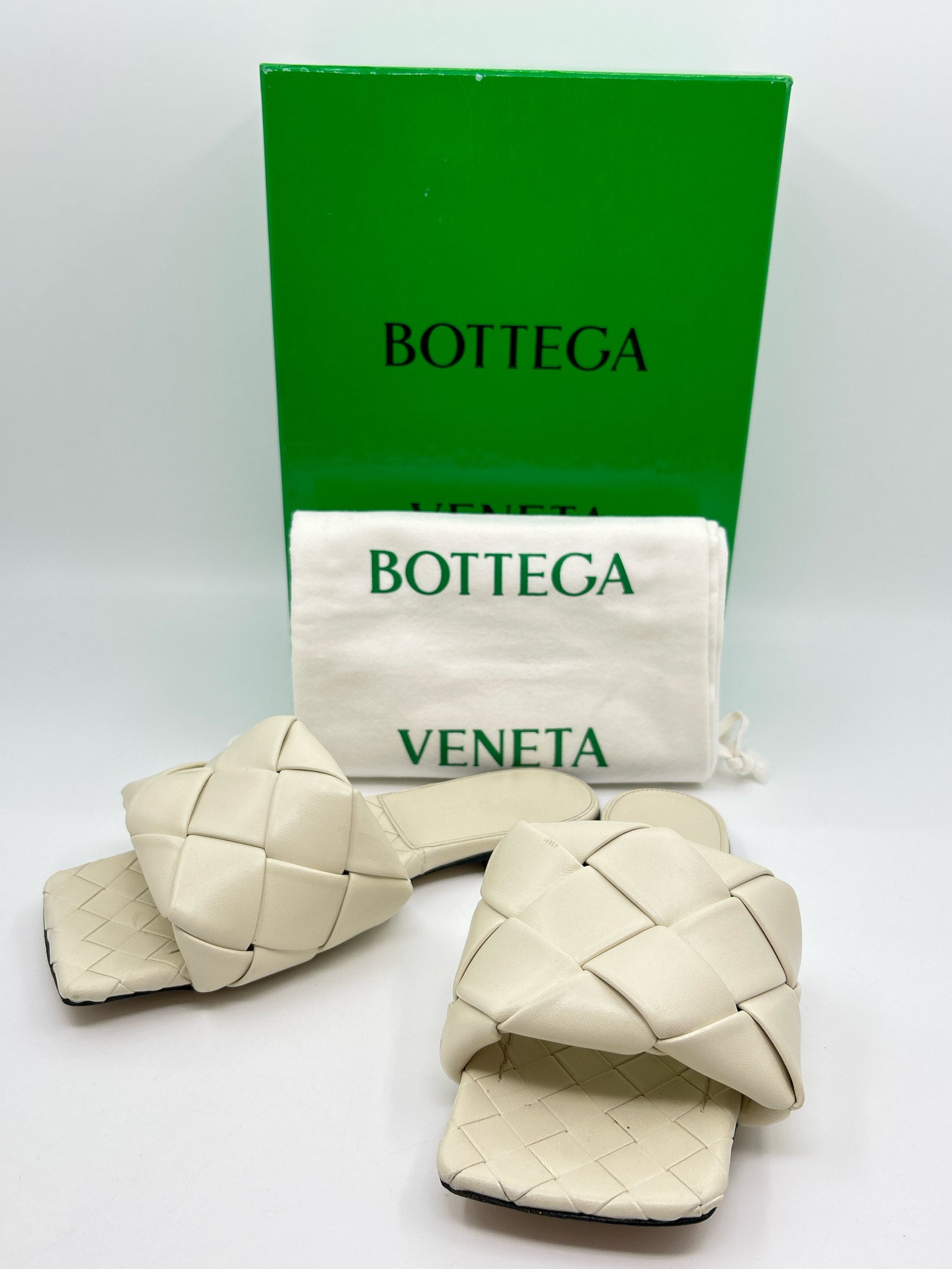 BOTTEGA VENETA Size 36/6 Cream Women Sandal