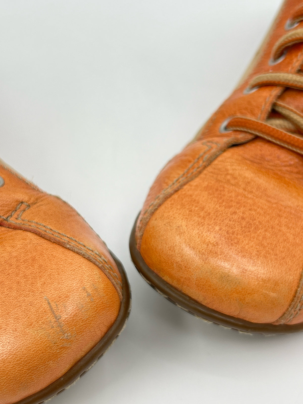 BORN Size 8 Orange Women Sneakers