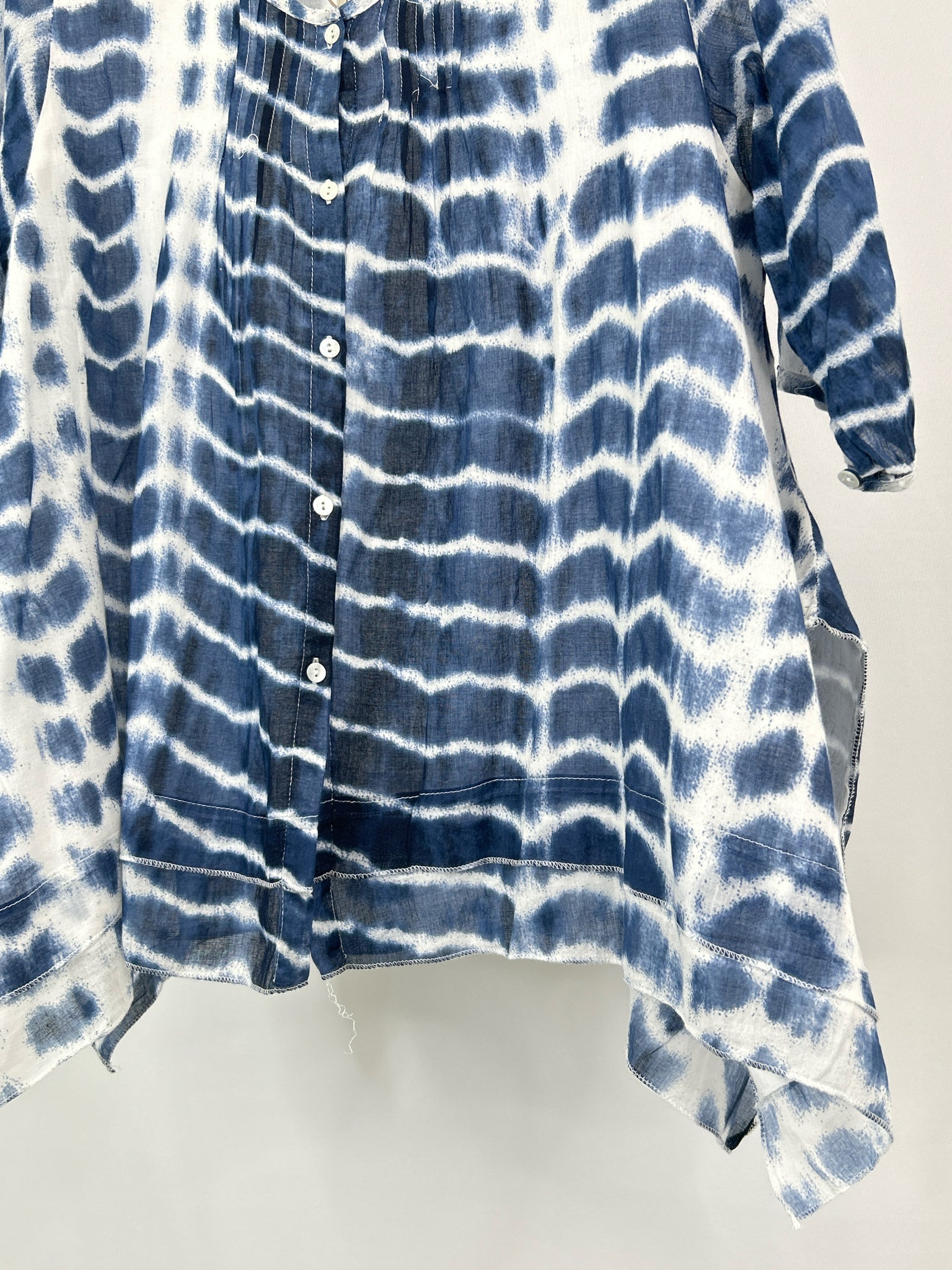 DOLMA Size L Navy Print Women Top NWT