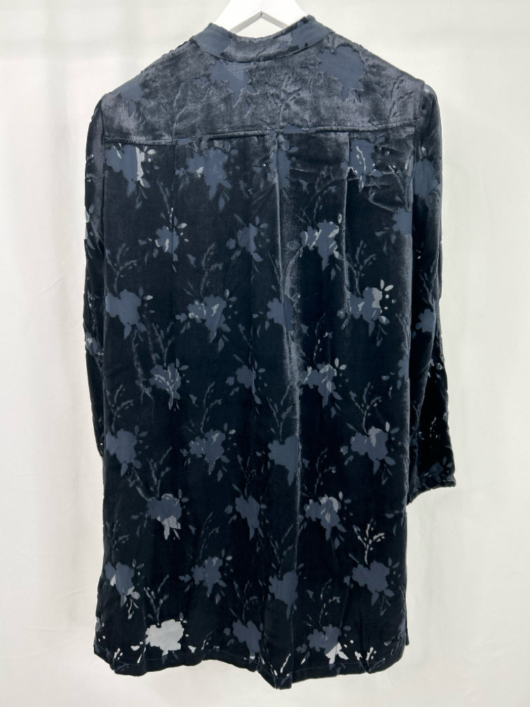 GIORGIO ARMANI Women Size 4 Navy Blouse