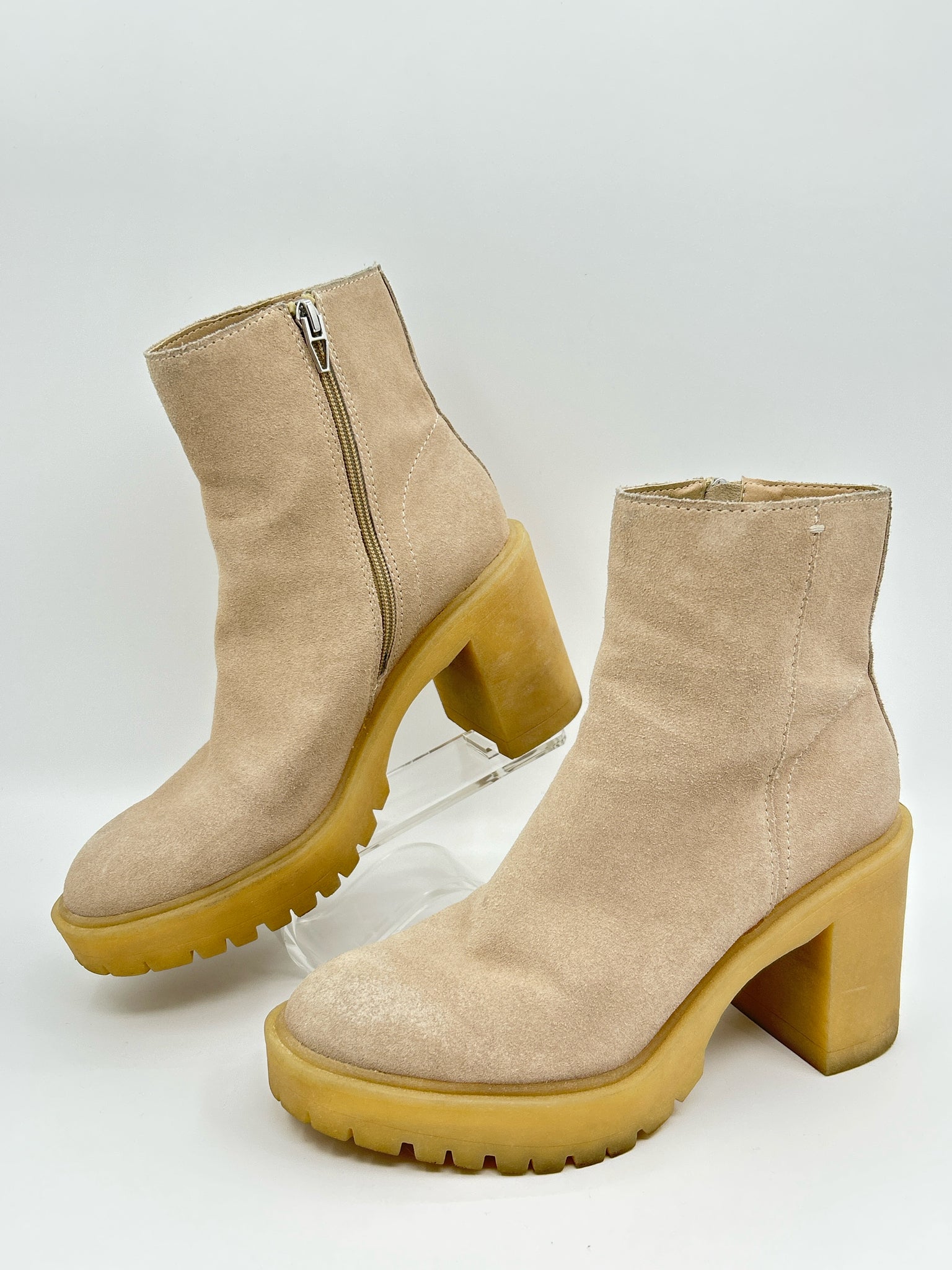 DOLCE VITA Size 7.5 Beige Women Booties