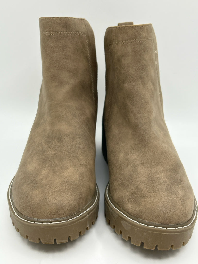 DOLCE VITA Women Size 8 Tan Booties