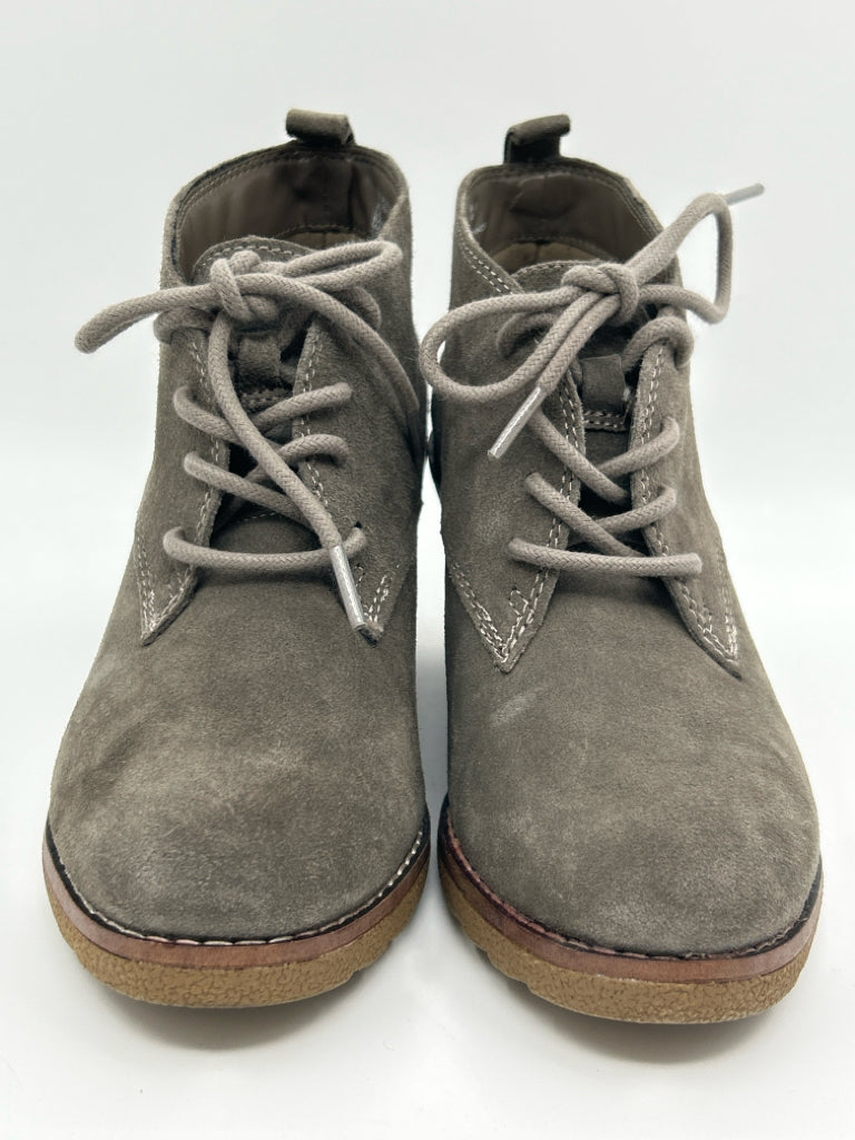 WHITE MOUNTAIN Women Size 8M Gray Booties