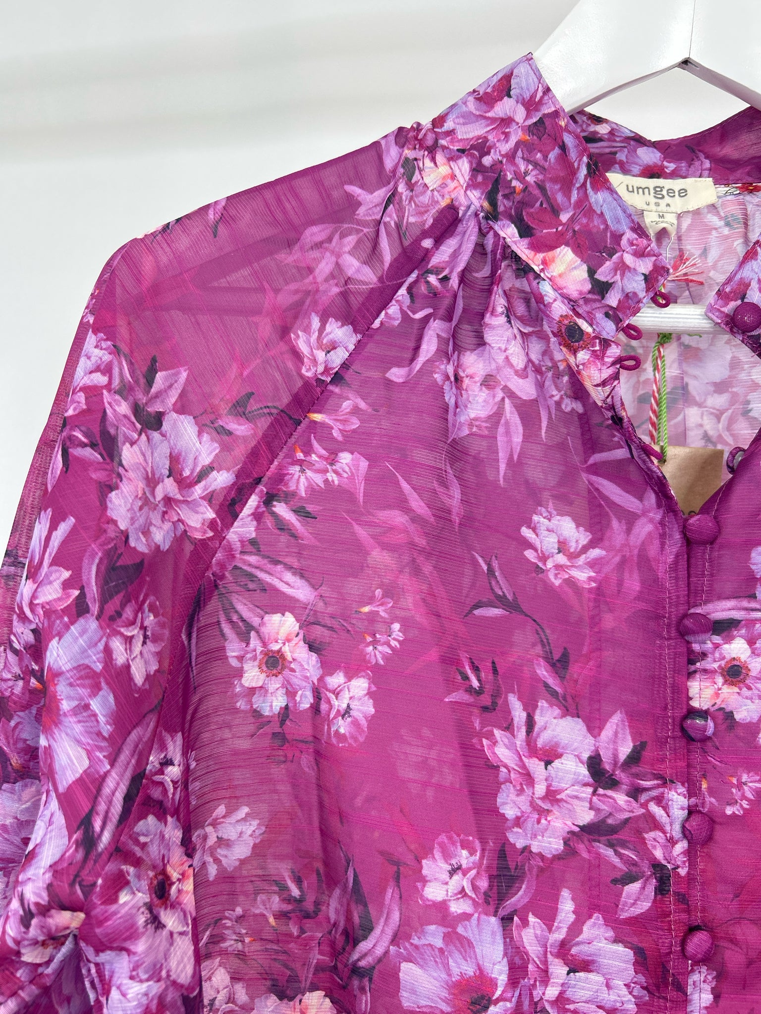 UMGEE Size M FUSCHIA FLORAL Women Blouse