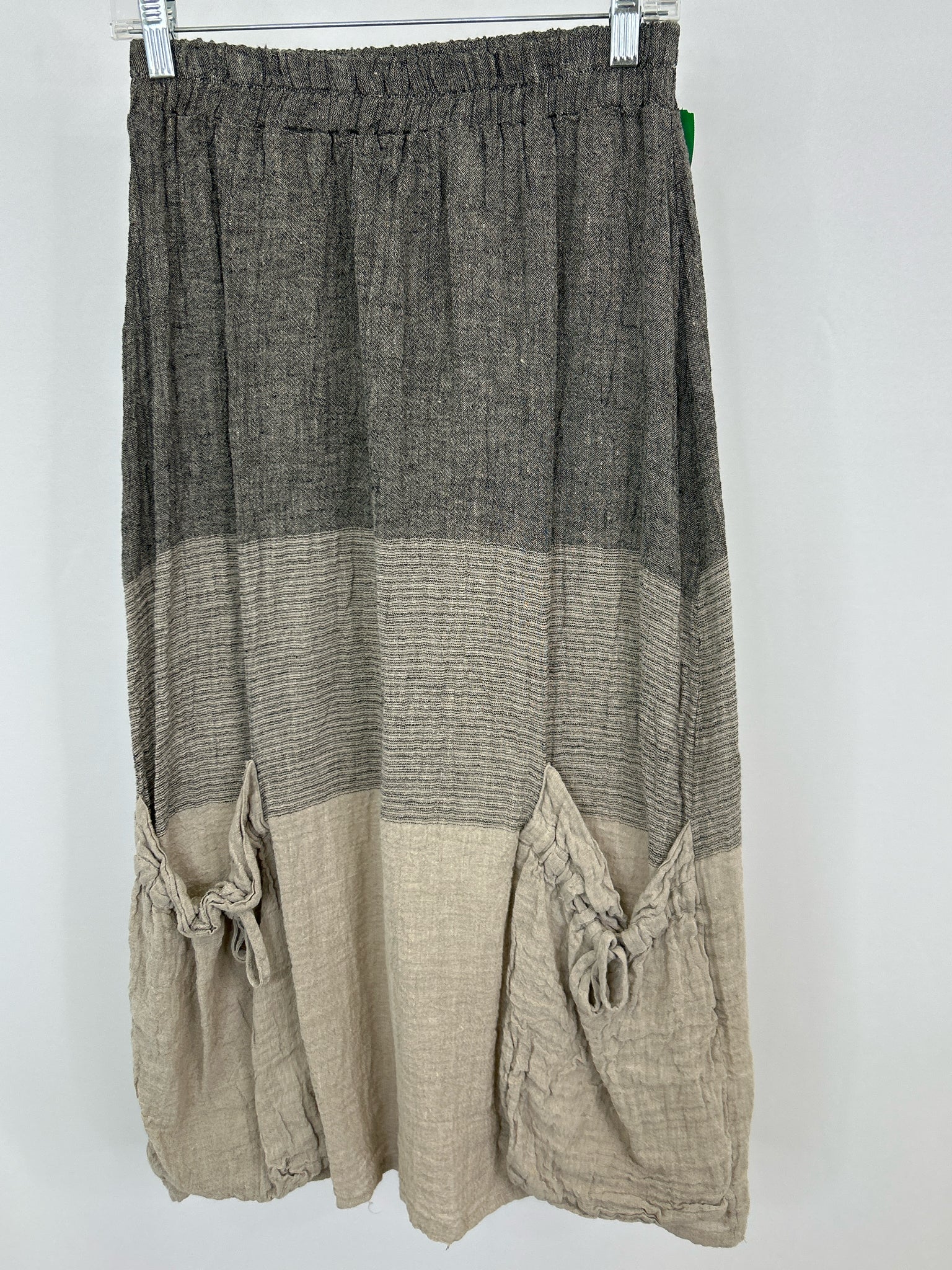 LUUKAA Size 6/8 Grey Women Skirt
