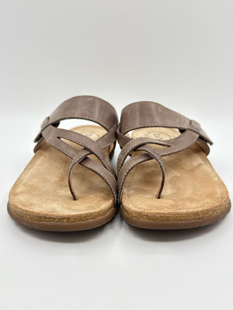 TAOS Size 9 Brown Women Sandal