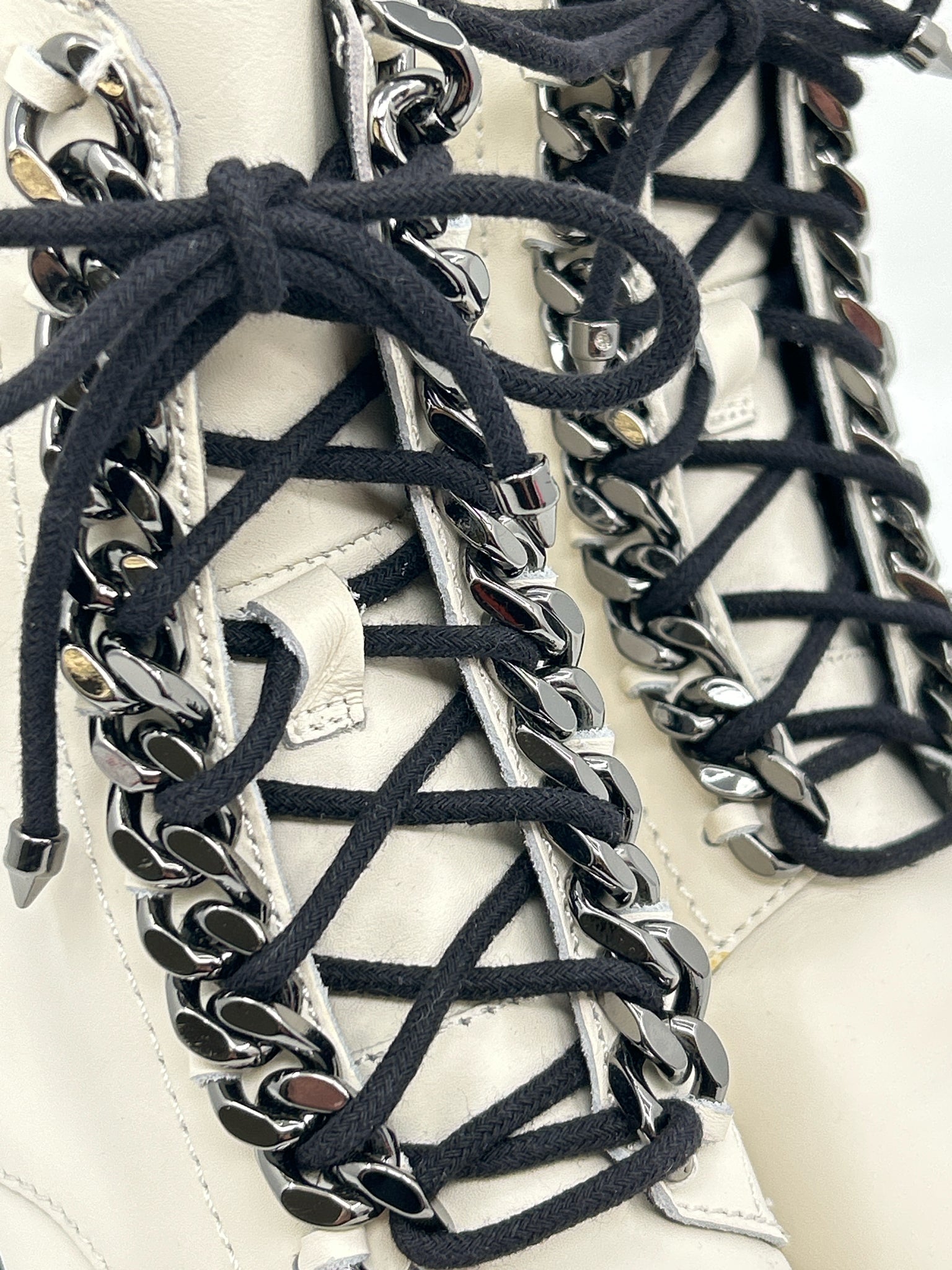 REBECCA MINKOFF Size 8.5M White Women Booties