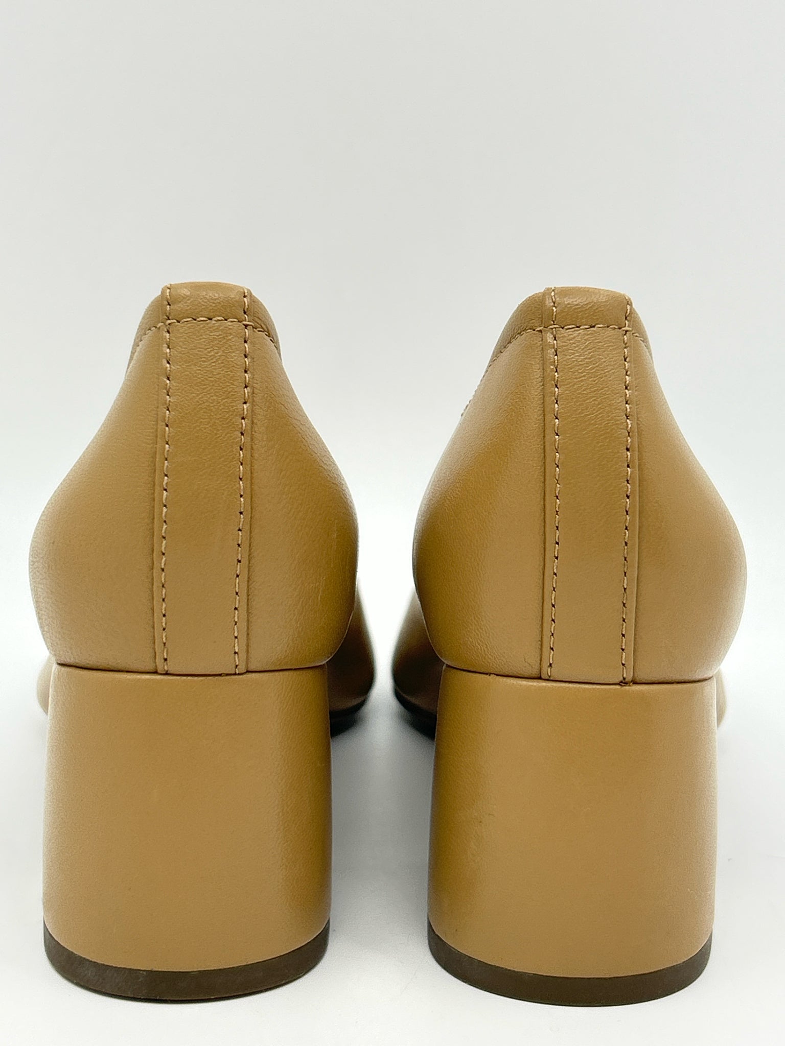 VIONIC Size 7 Carmel Women Pumps