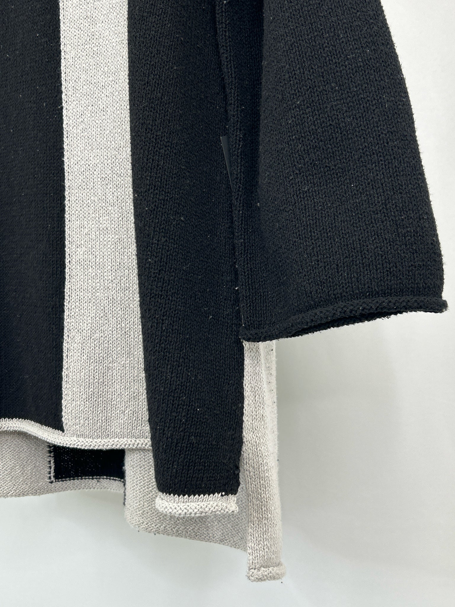 OLIVIA BY HABITAT CLOTHES Size S black and grey Women Sweater