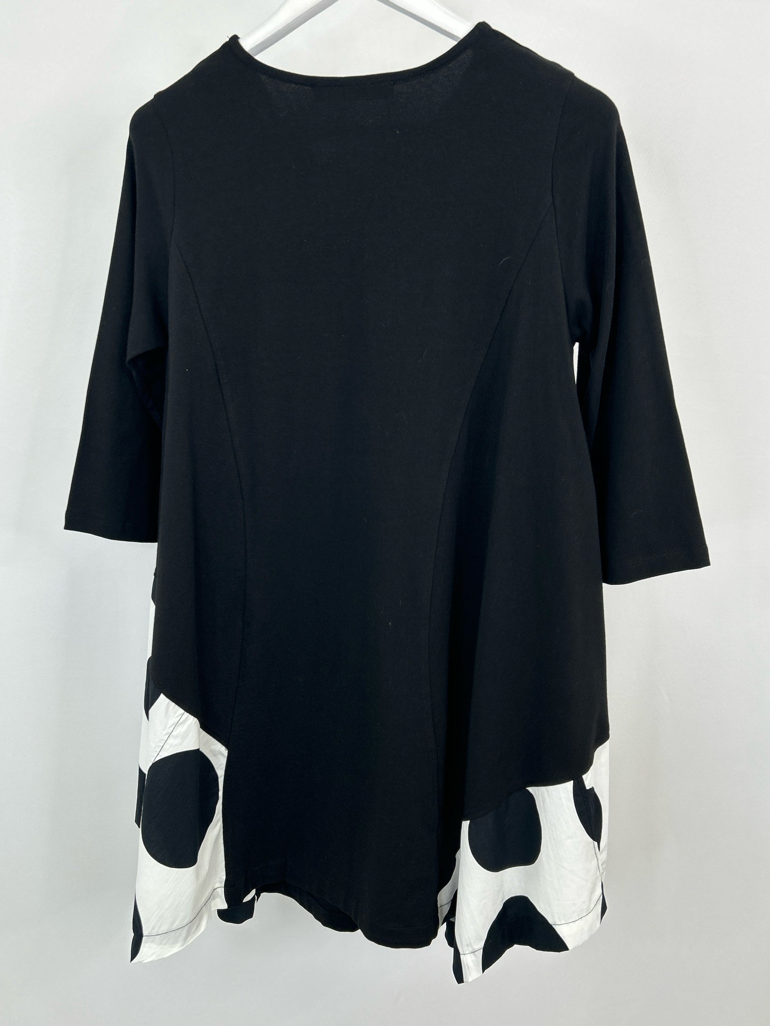 URBAN by Alembika Size 10/12 Black and White Women Tunic NWT