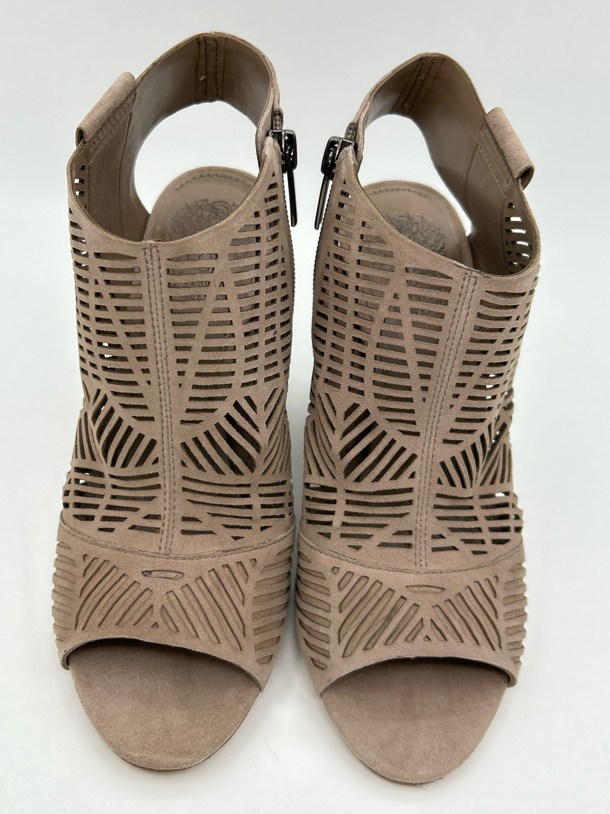 VINCE CAMUTO Size 7M Beige Women Booties