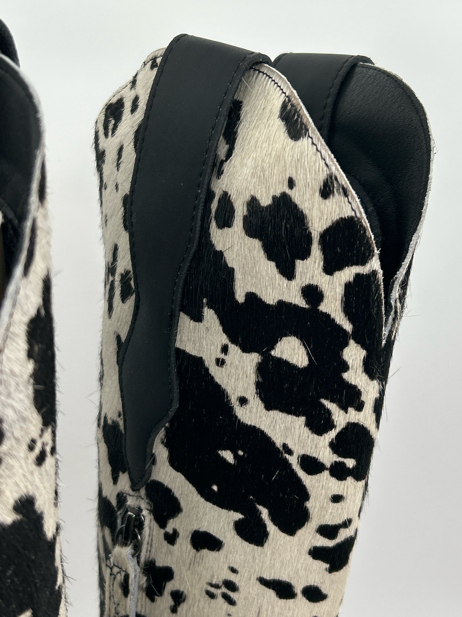 DINGO Size 7.5M Black and White Women Boots