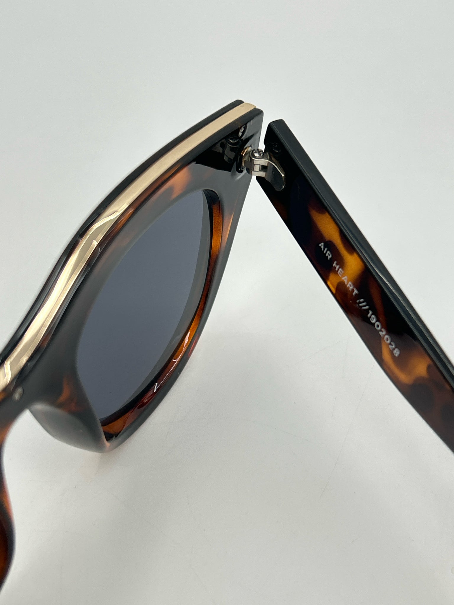 Le Specs TORTOISE SHELL Sunglasses